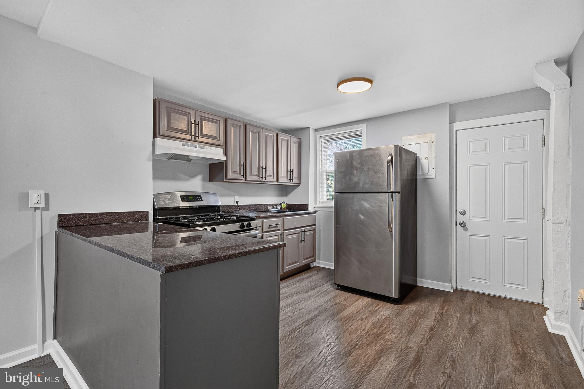 SANDTOWN-WINCHESTER - Residential