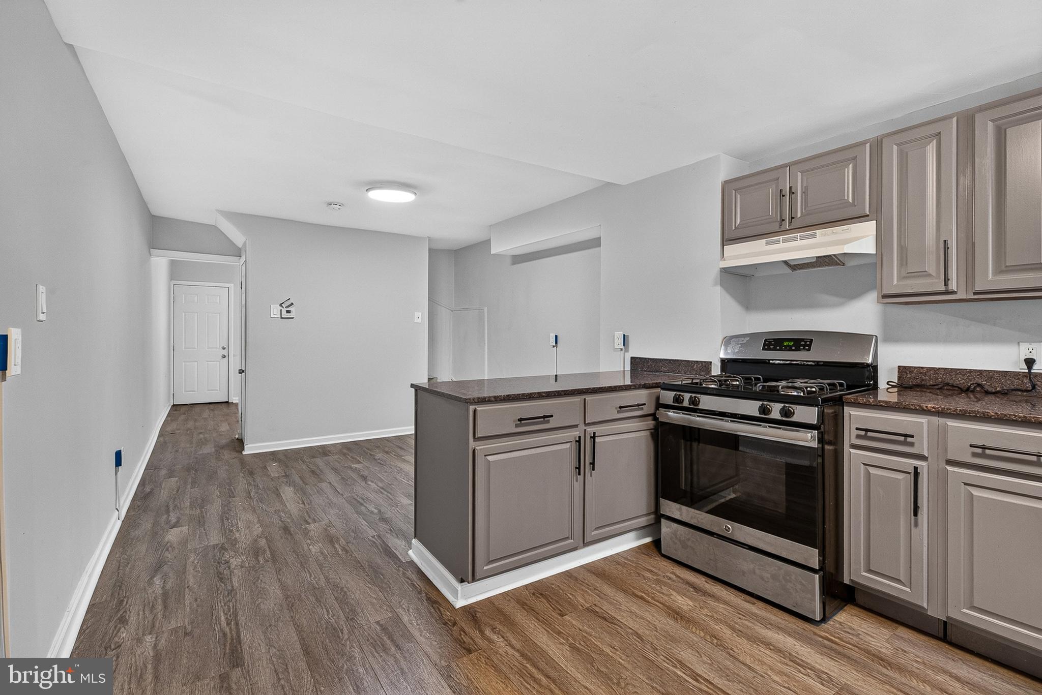 SANDTOWN-WINCHESTER - Residential