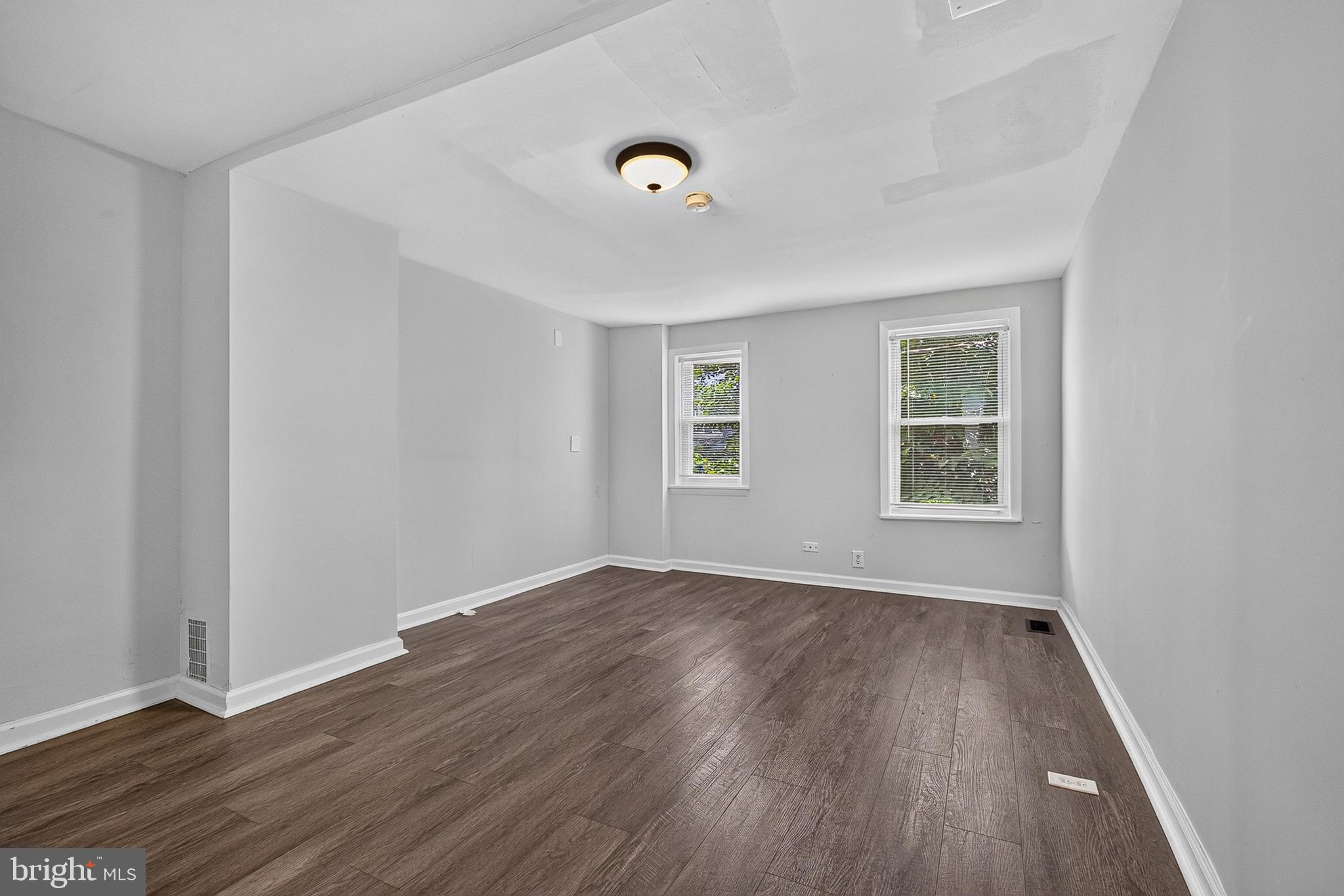 SANDTOWN-WINCHESTER - Residential