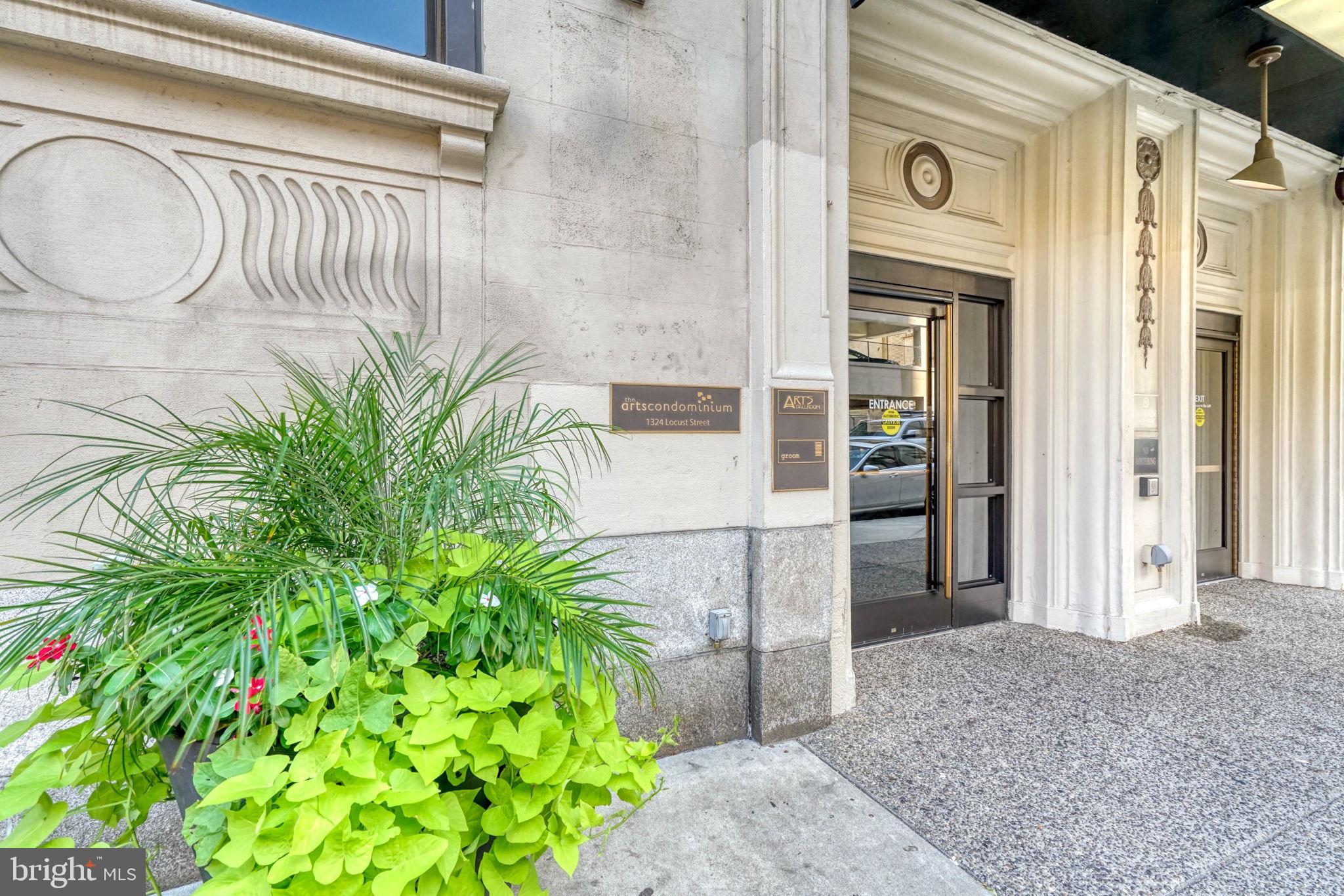 AVENUE OF THE ARTS - Residential