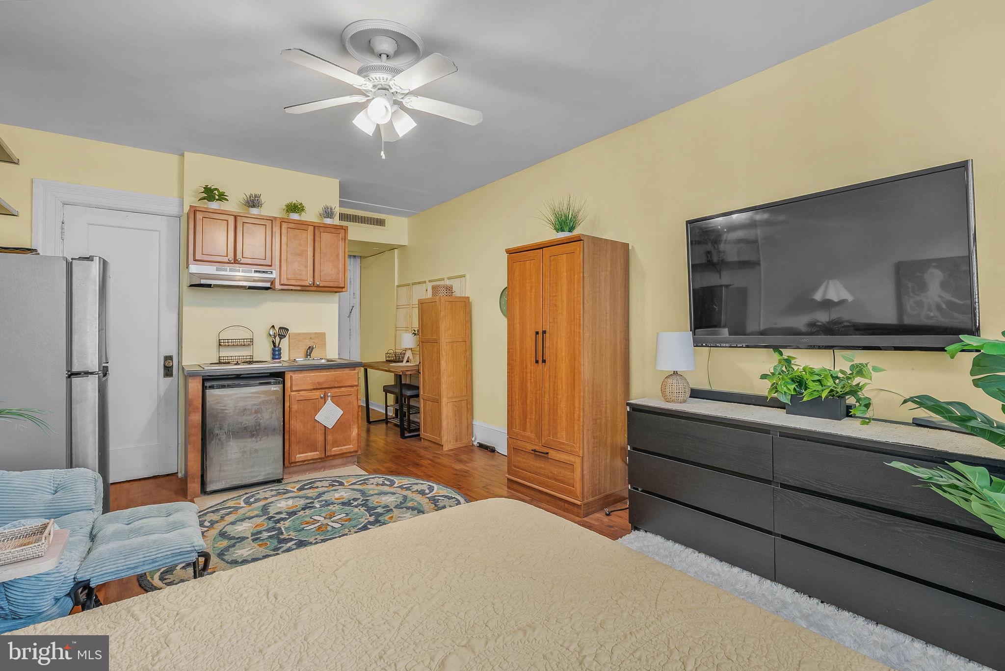 AVENUE OF THE ARTS - Residential