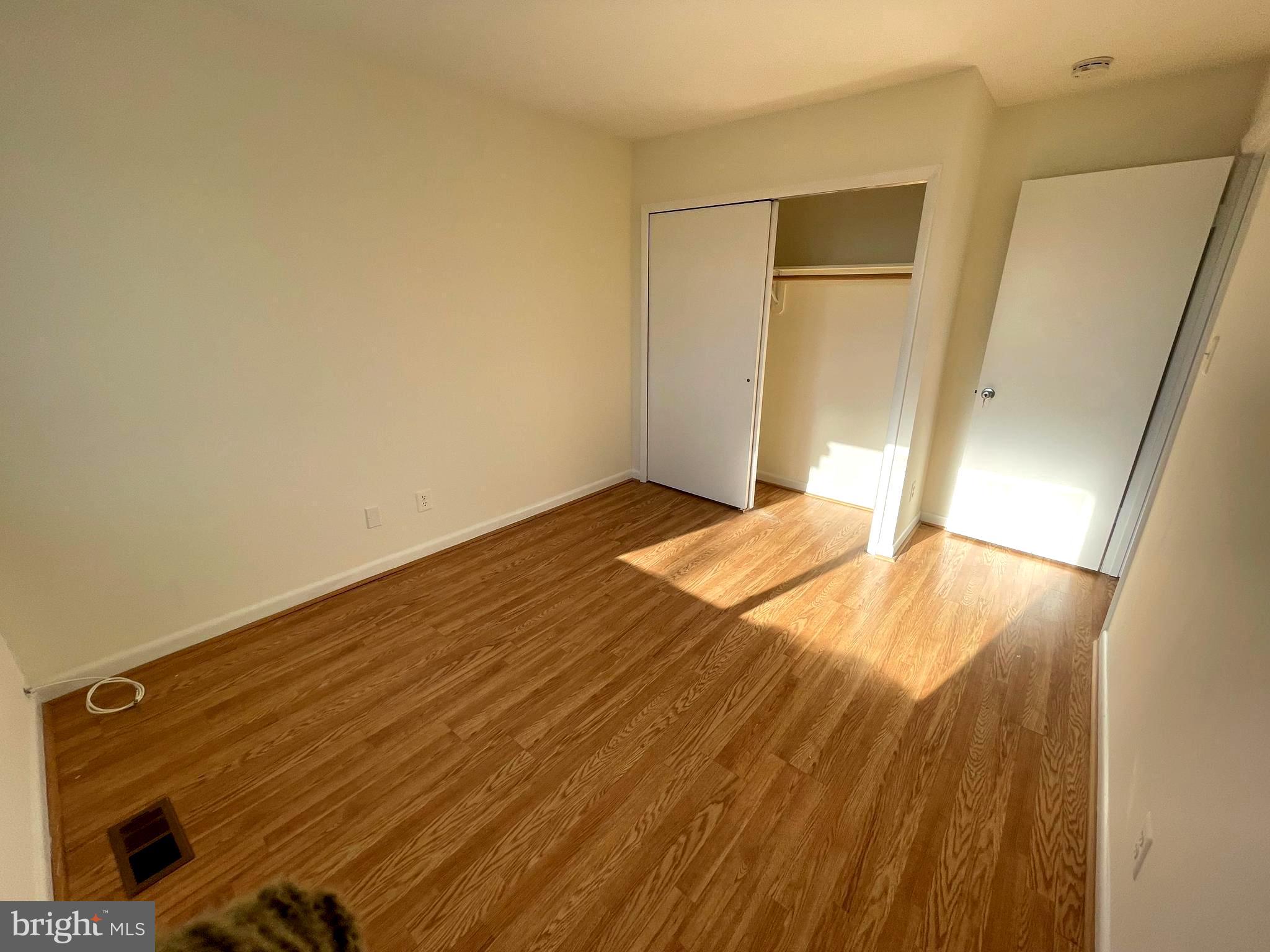 GLEN ORA - PLAT 9 - Residential Lease