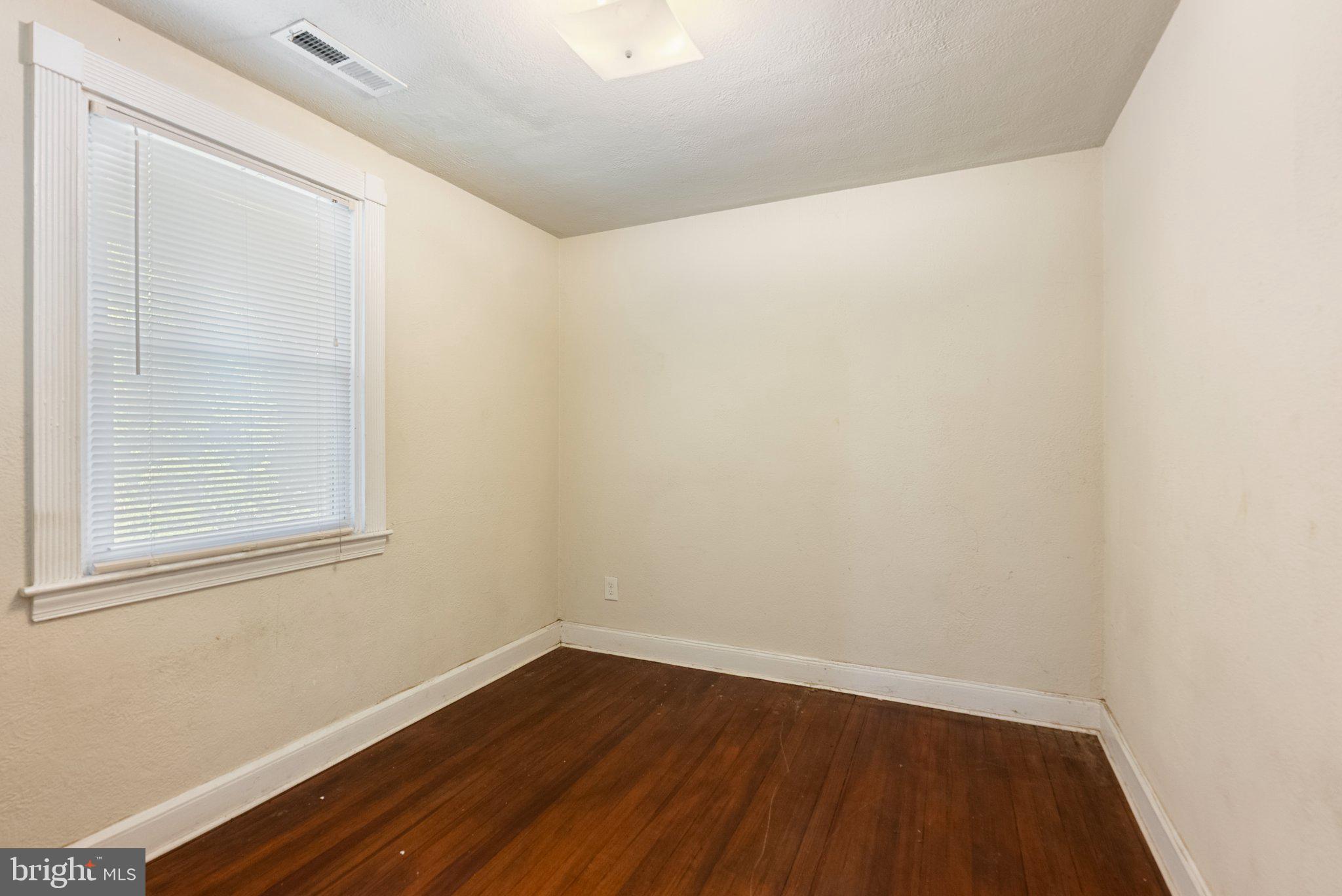 HAYWOOD HEIGHTS - Residential