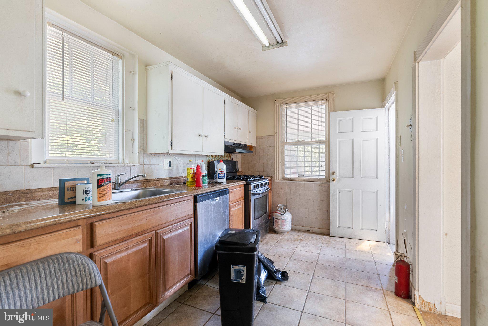 HAYWOOD HEIGHTS - Residential
