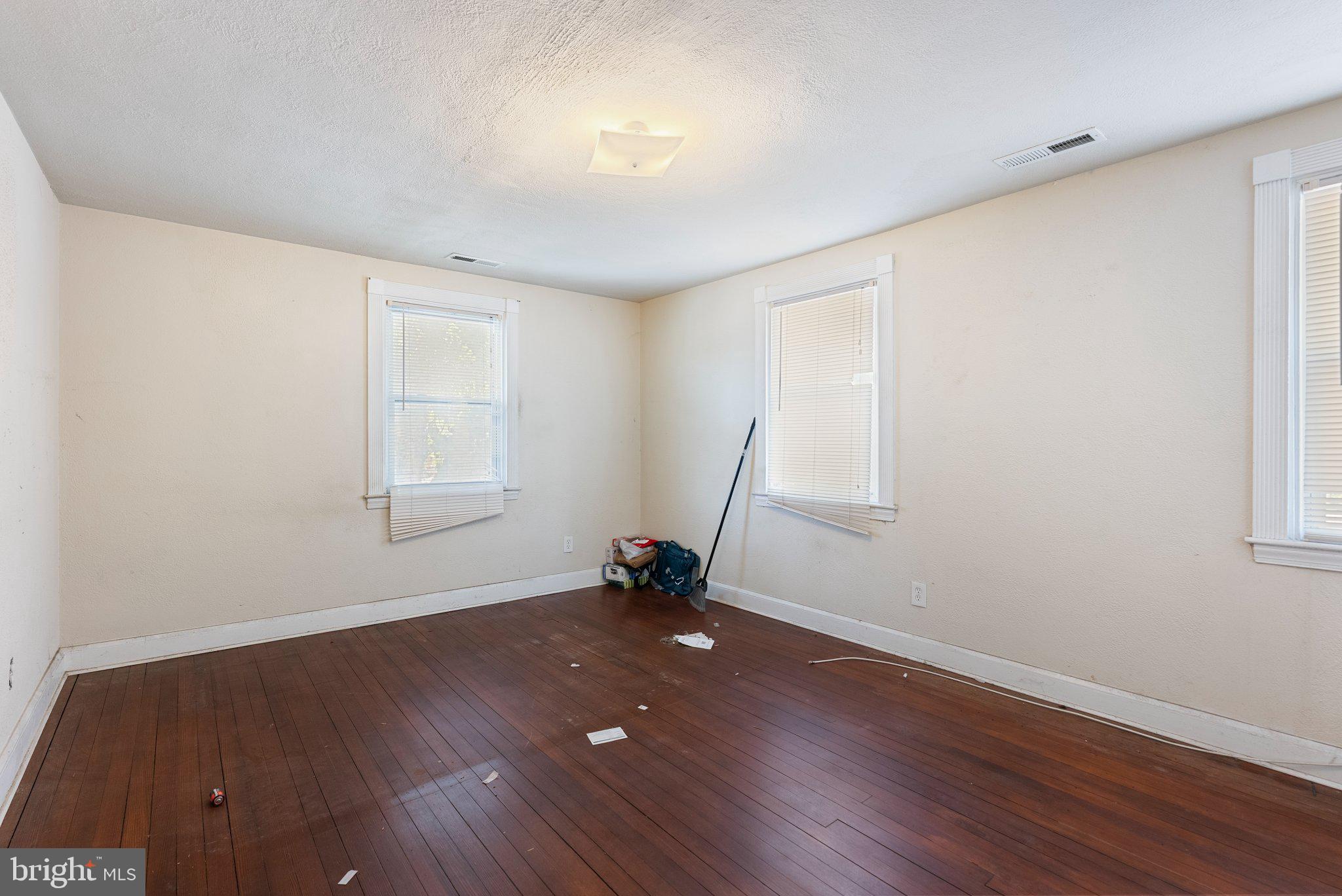 HAYWOOD HEIGHTS - Residential