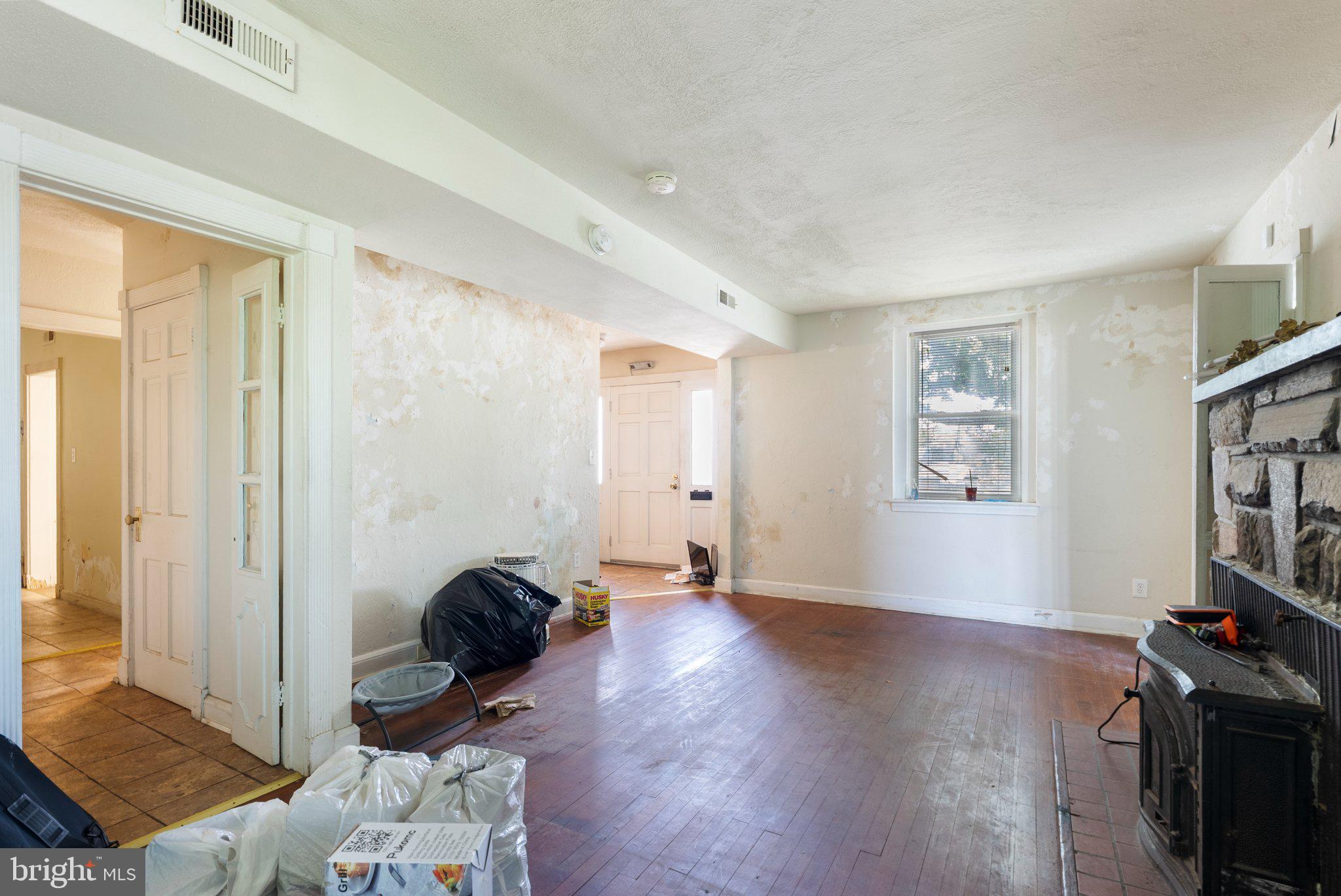 HAYWOOD HEIGHTS - Residential