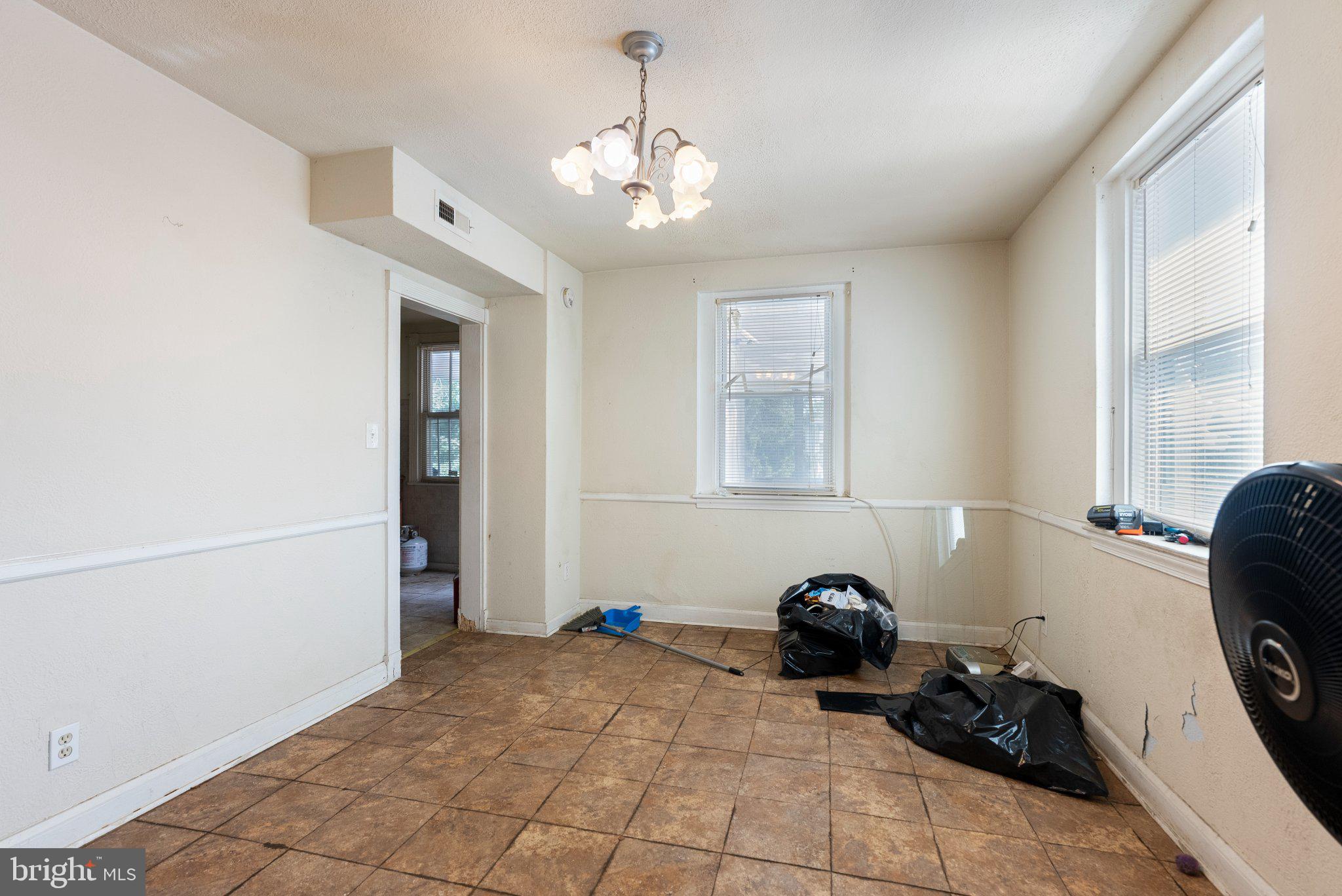 HAYWOOD HEIGHTS - Residential