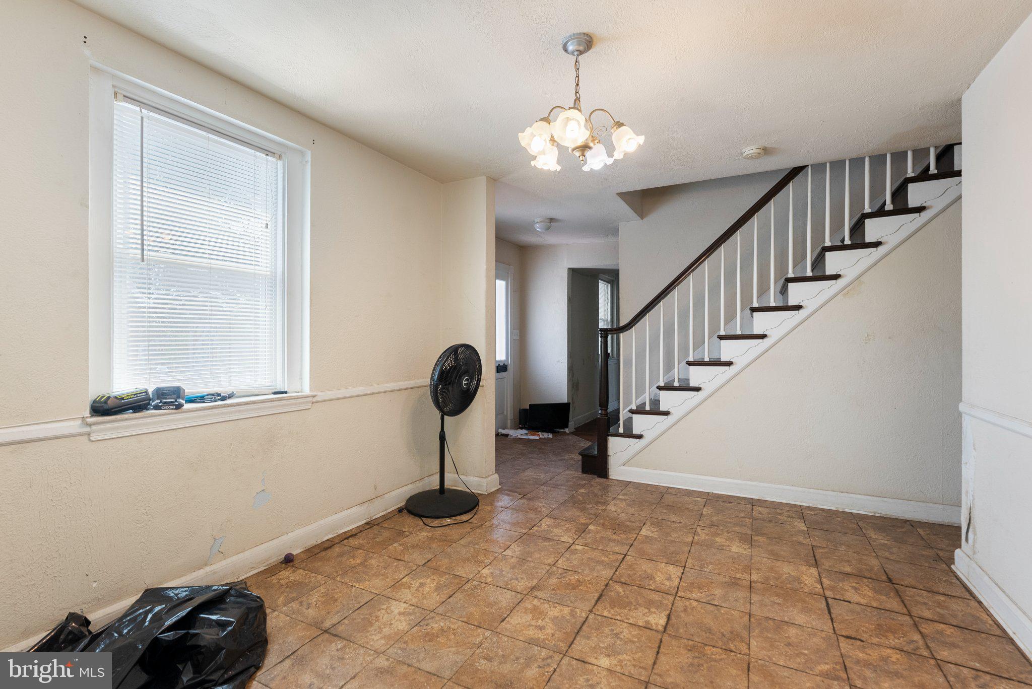 HAYWOOD HEIGHTS - Residential