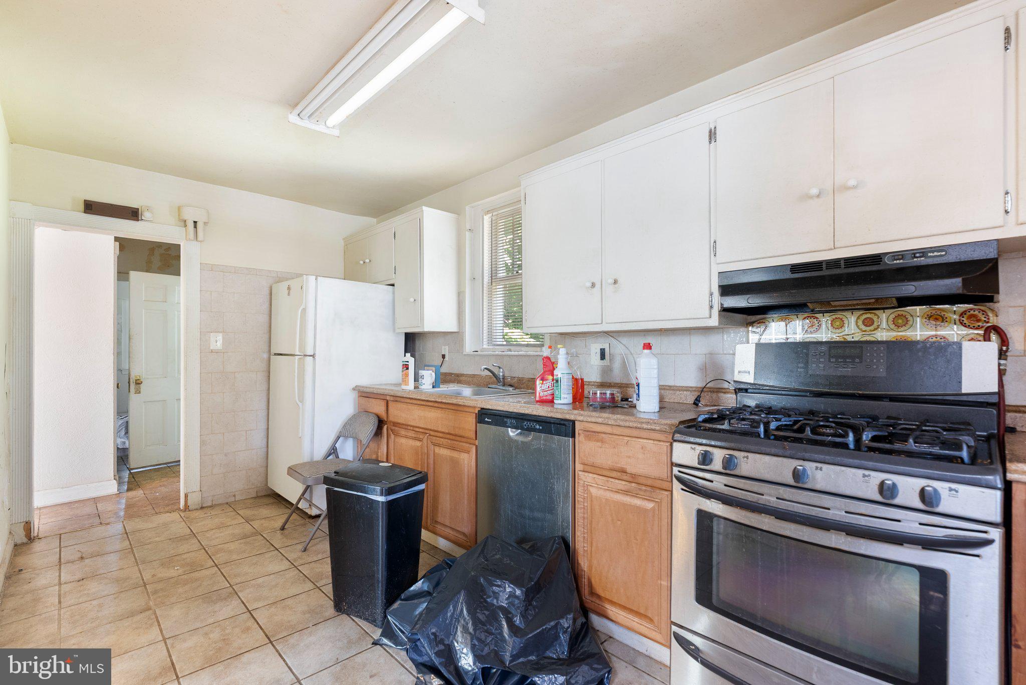 HAYWOOD HEIGHTS - Residential