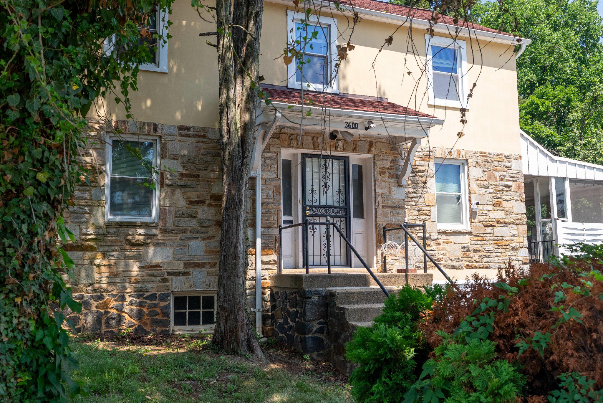 HAYWOOD HEIGHTS - Residential