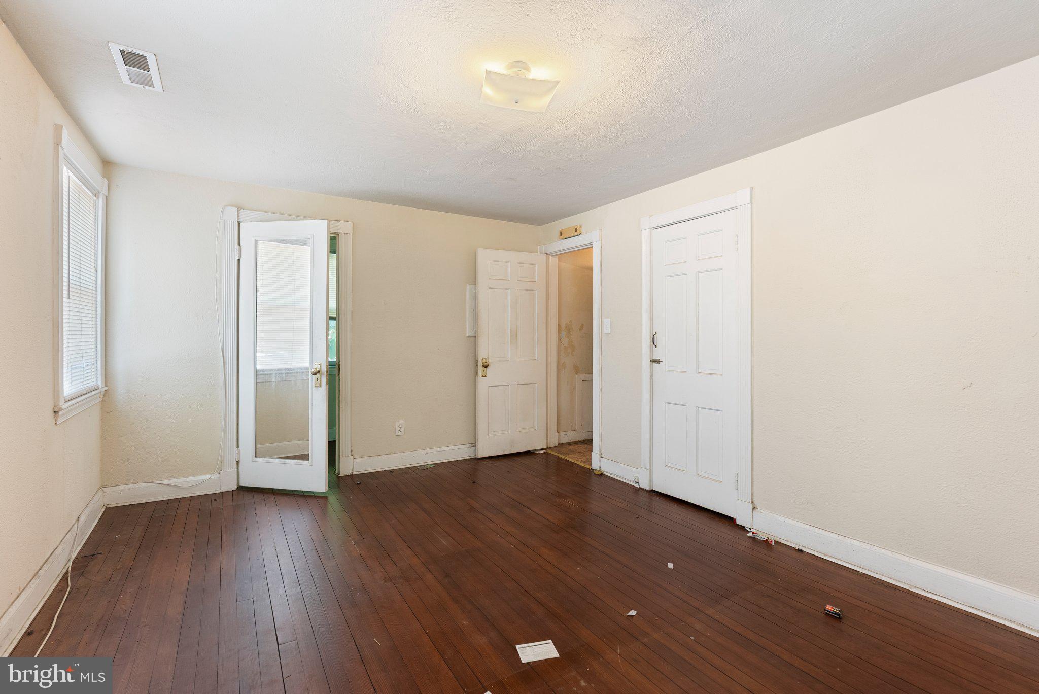 HAYWOOD HEIGHTS - Residential