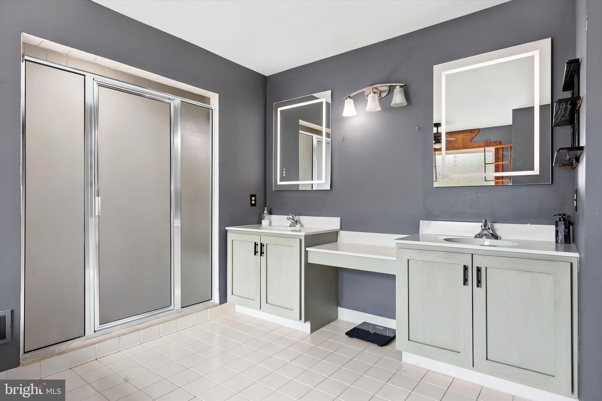 LEDERACH GOLF FAIRWY - Residential
