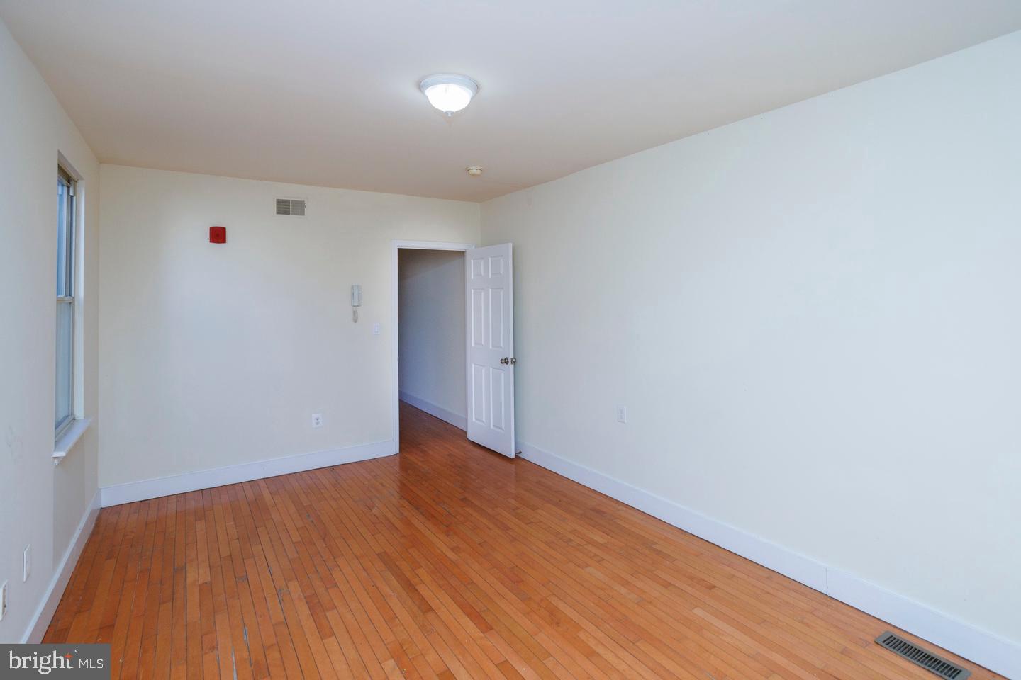 STANTON - Commercial Sale
