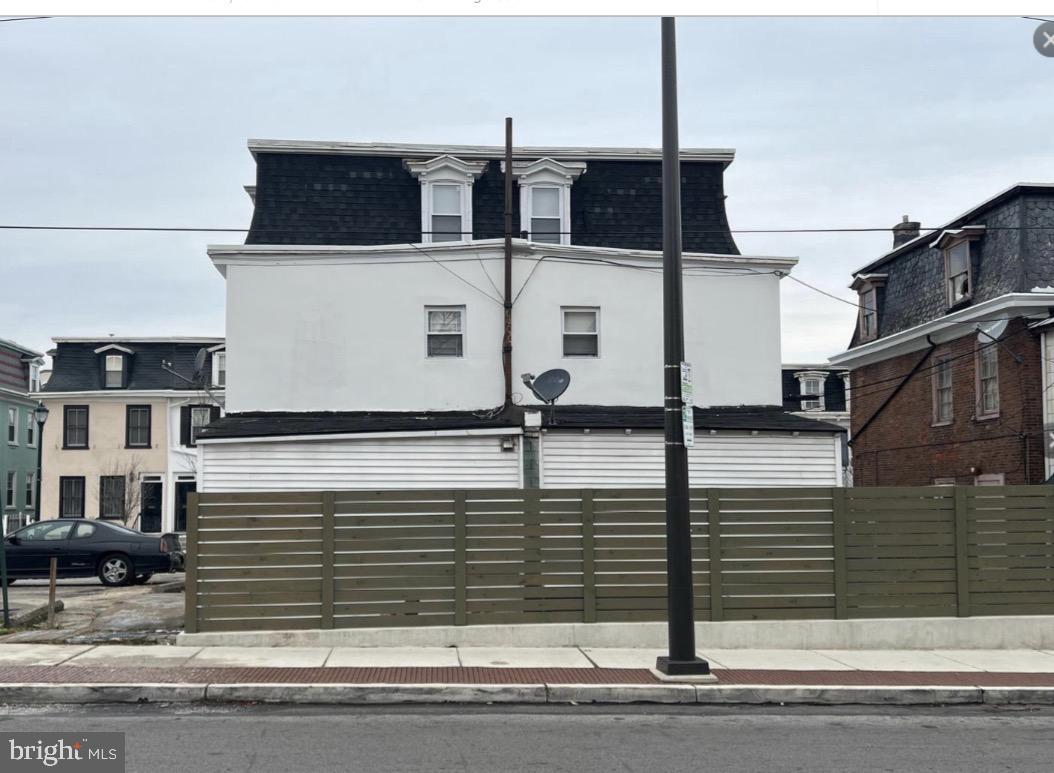 GERMANTOWN - Commercial Sale