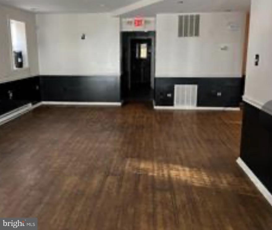 GERMANTOWN - Commercial Sale