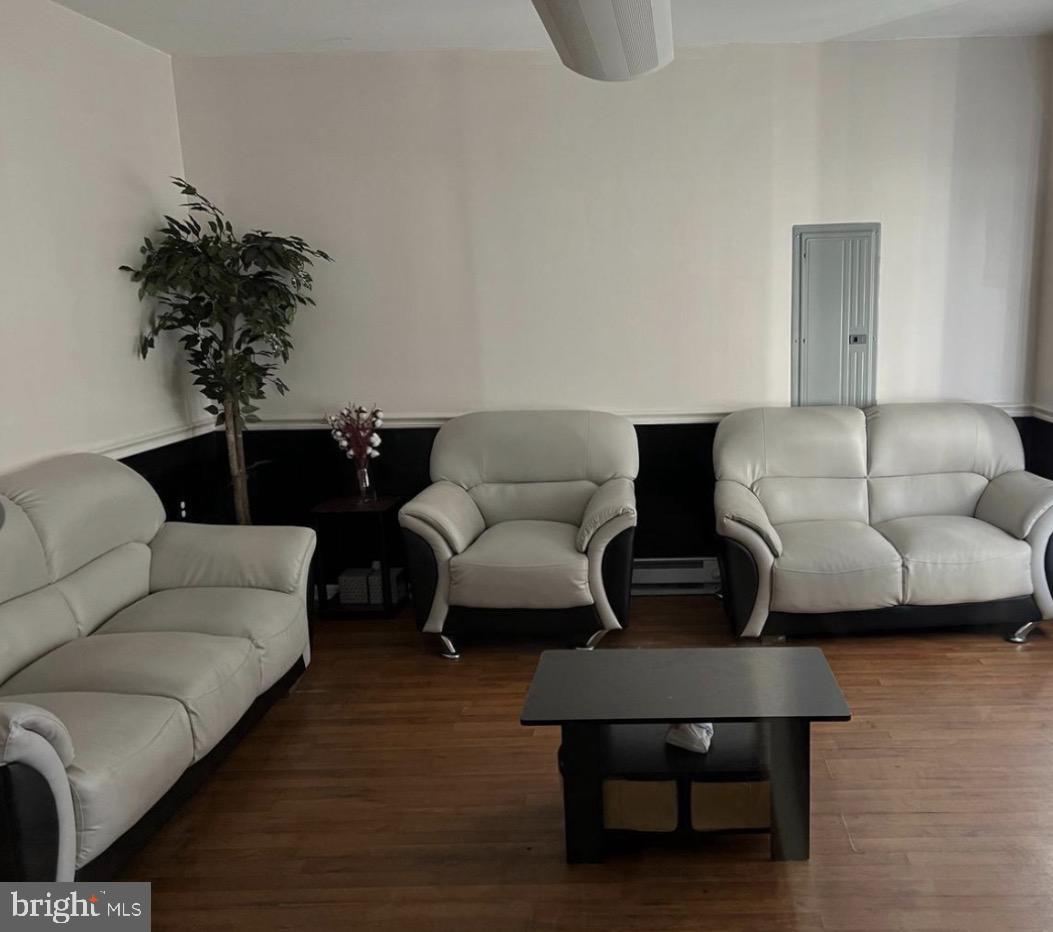 GERMANTOWN - Commercial Sale