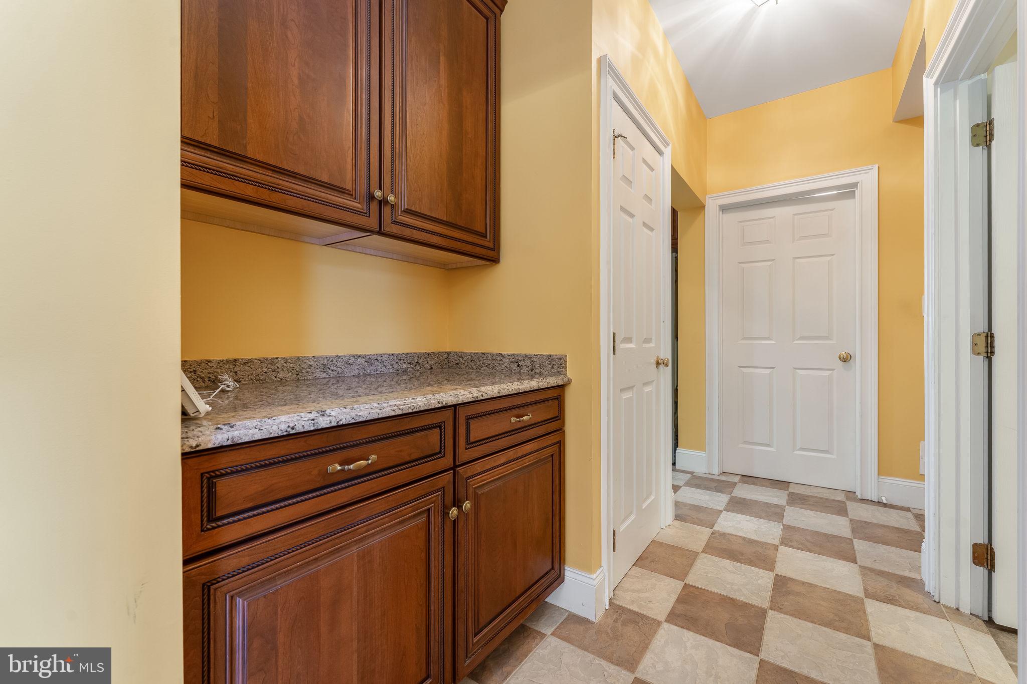 UPPER MOUNTAIN ESTS - Residential