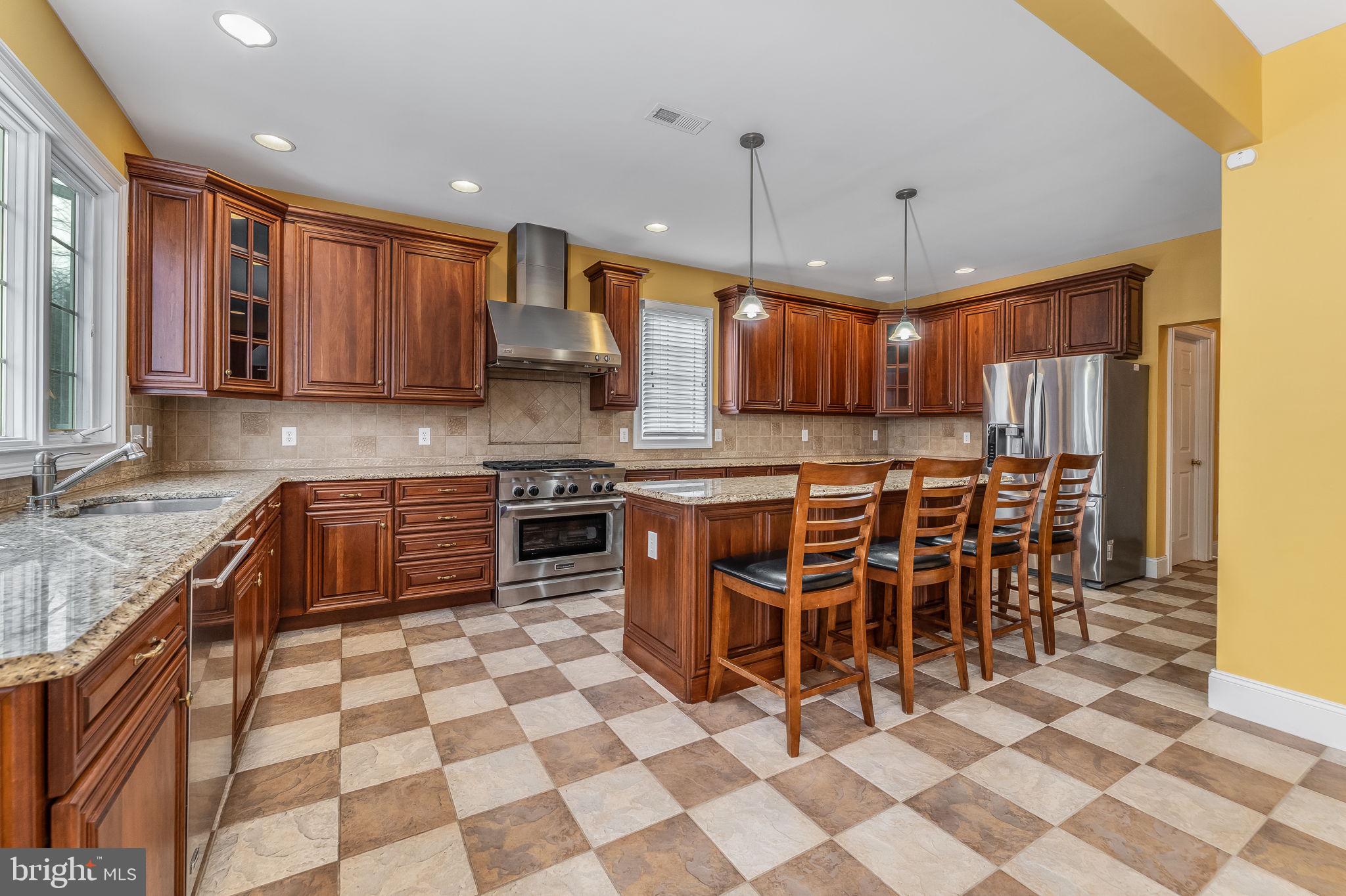 UPPER MOUNTAIN ESTS - Residential