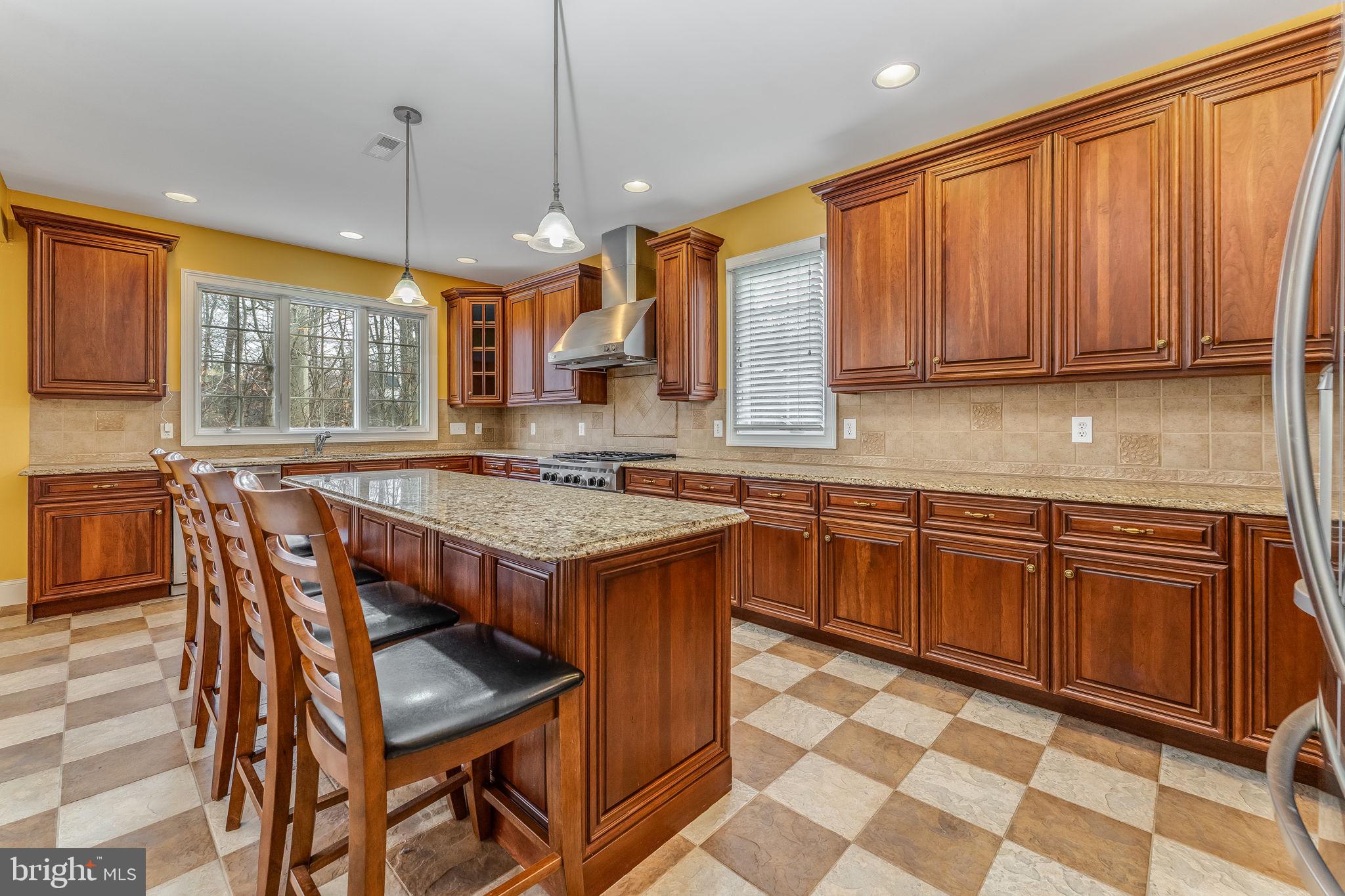 UPPER MOUNTAIN ESTS - Residential