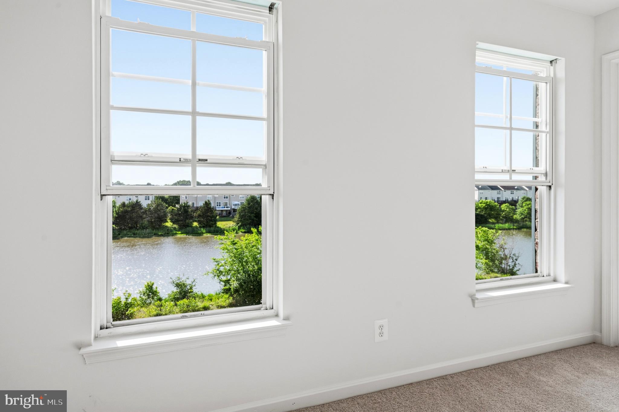 VICTORY LAKES - Residential