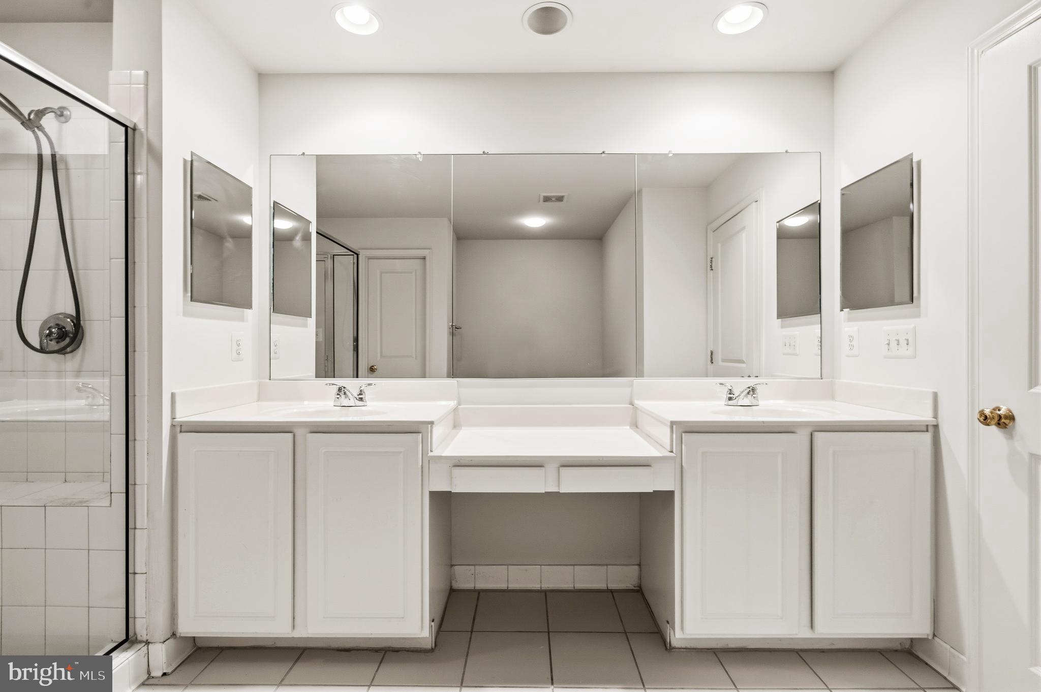 VICTORY LAKES - Residential