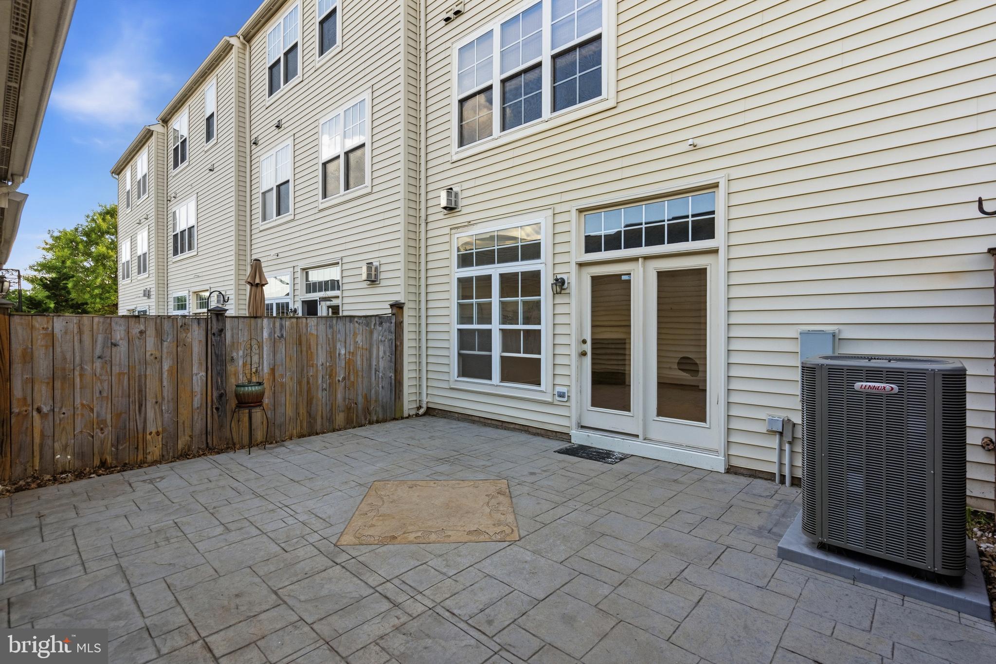 VICTORY LAKES - Residential