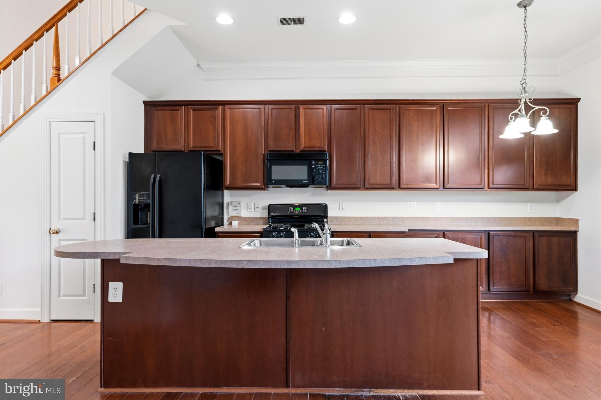 VICTORY LAKES - Residential