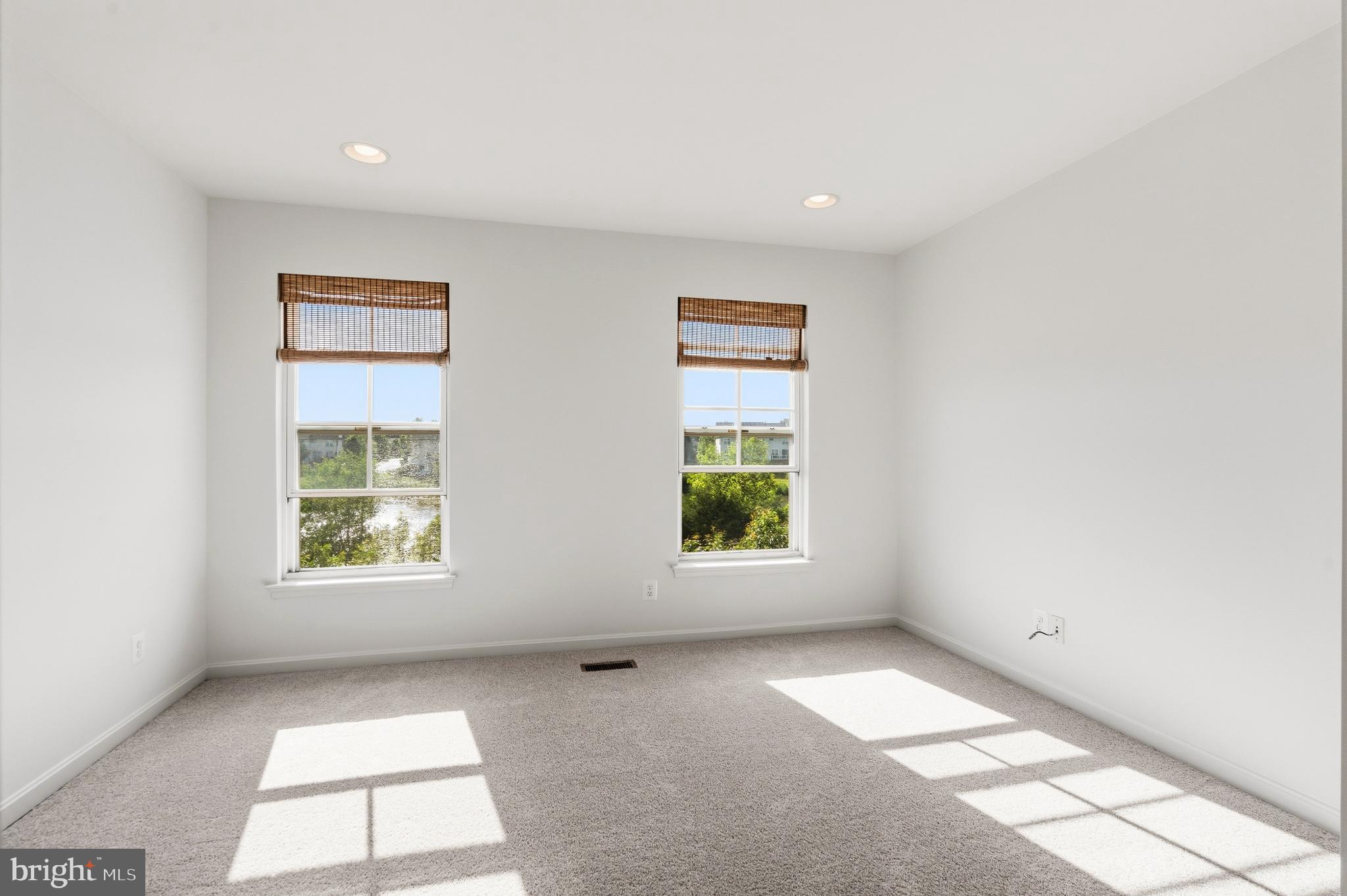 VICTORY LAKES - Residential