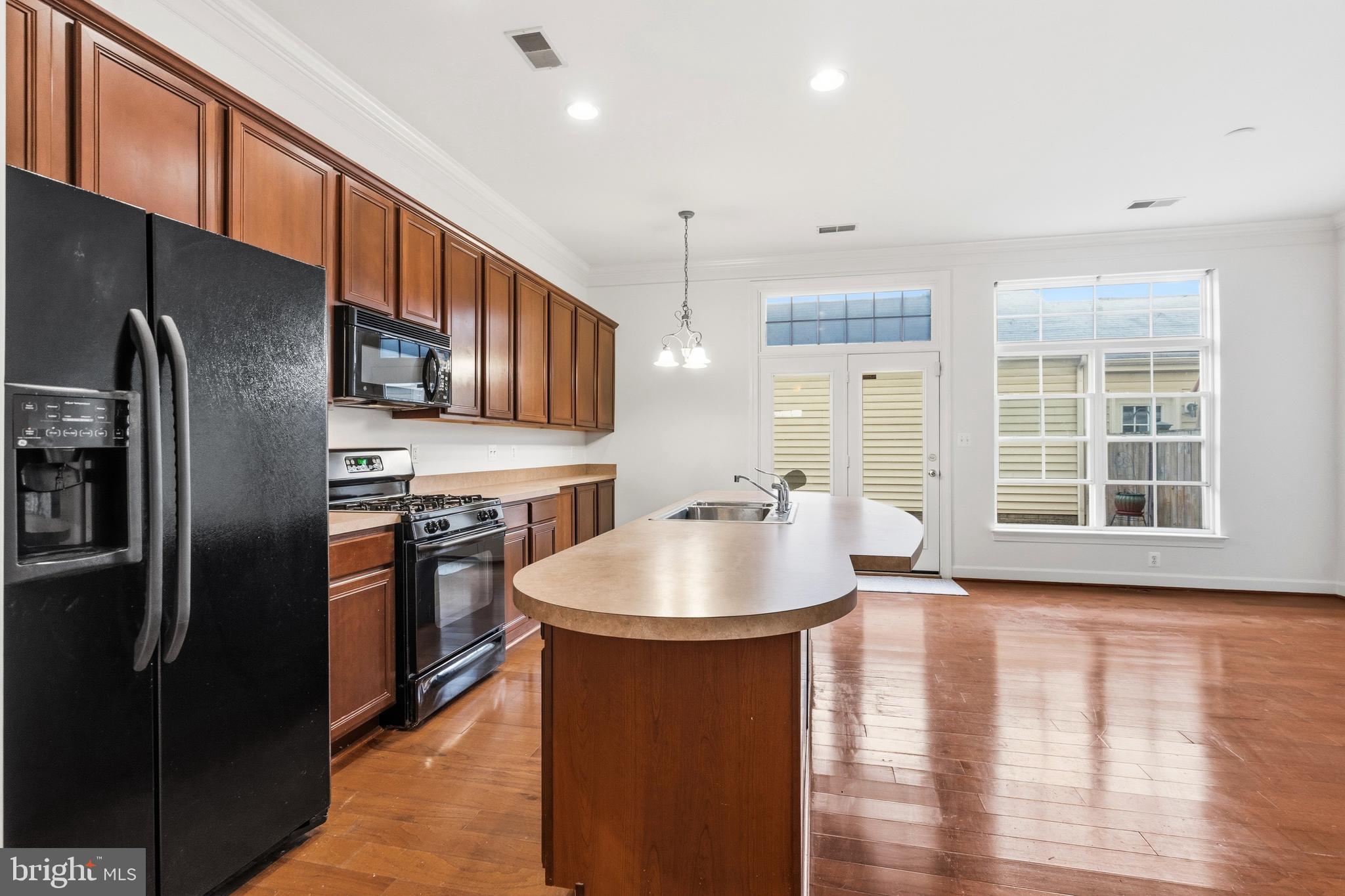 VICTORY LAKES - Residential