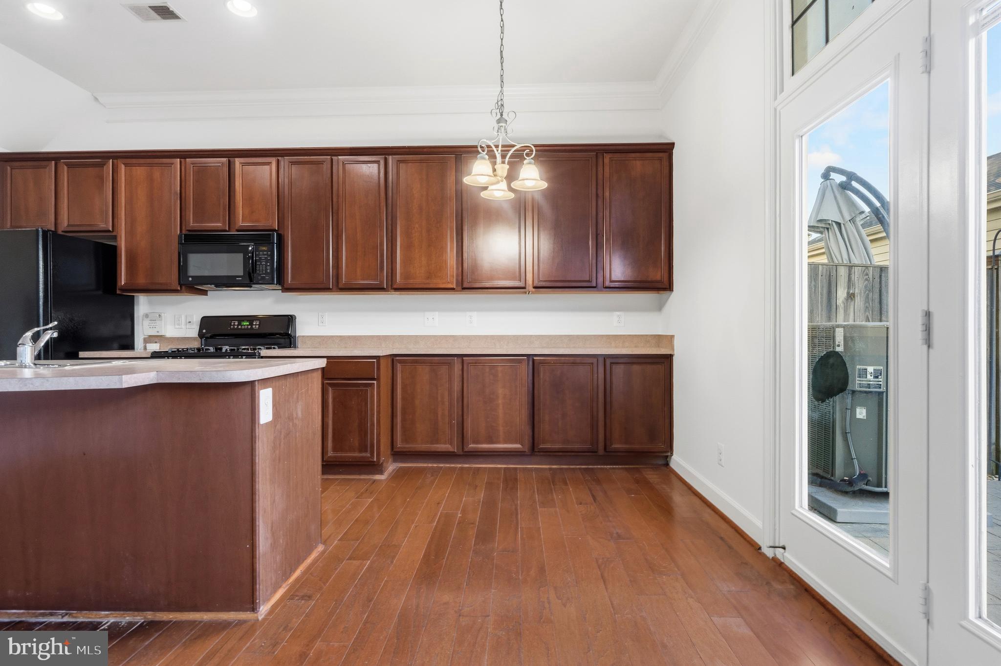 VICTORY LAKES - Residential