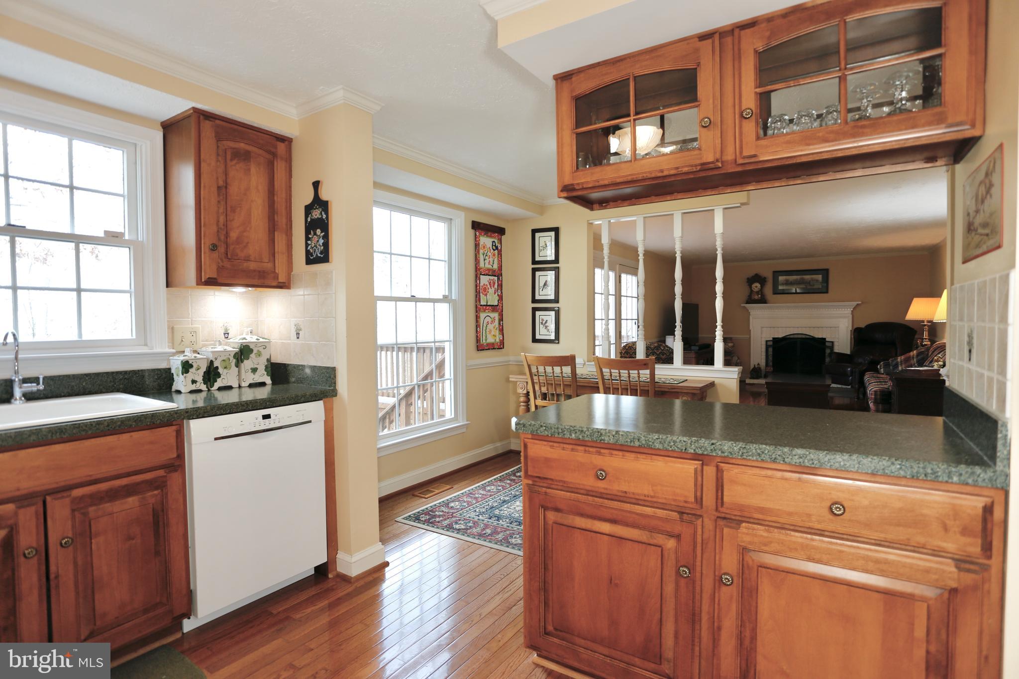 COUNTRY CLUB/LAKE MONTCLAIR - Residential
