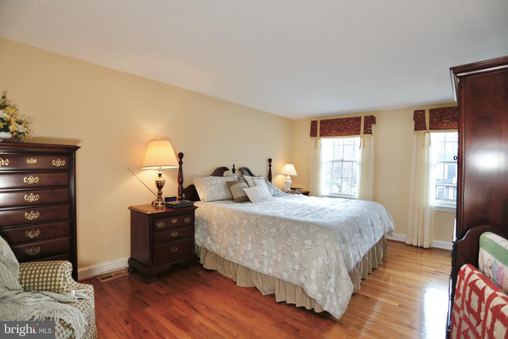COUNTRY CLUB/LAKE MONTCLAIR - Residential