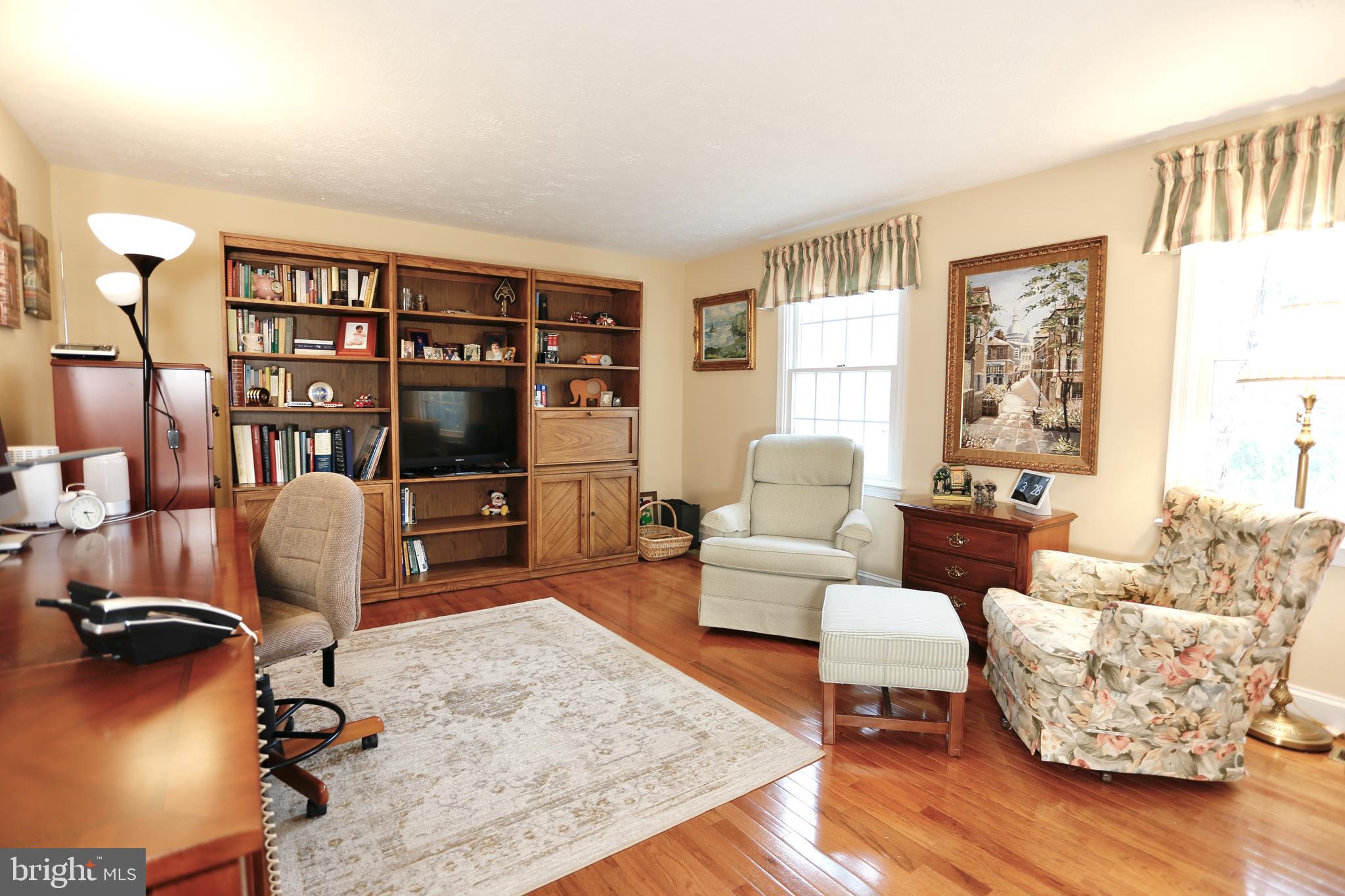 COUNTRY CLUB/LAKE MONTCLAIR - Residential