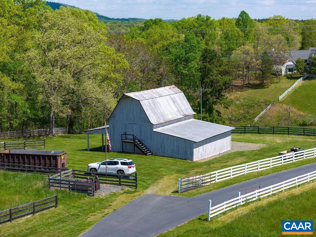 UNKNOWN - Farm