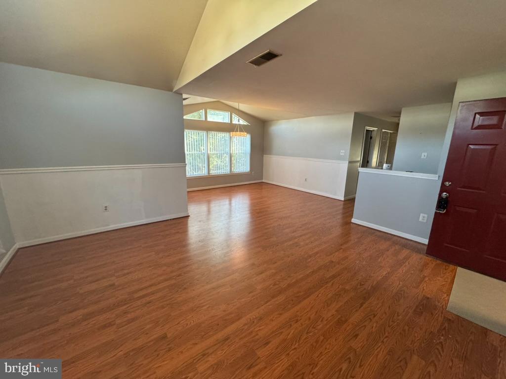 RIVERCHASE - Residential