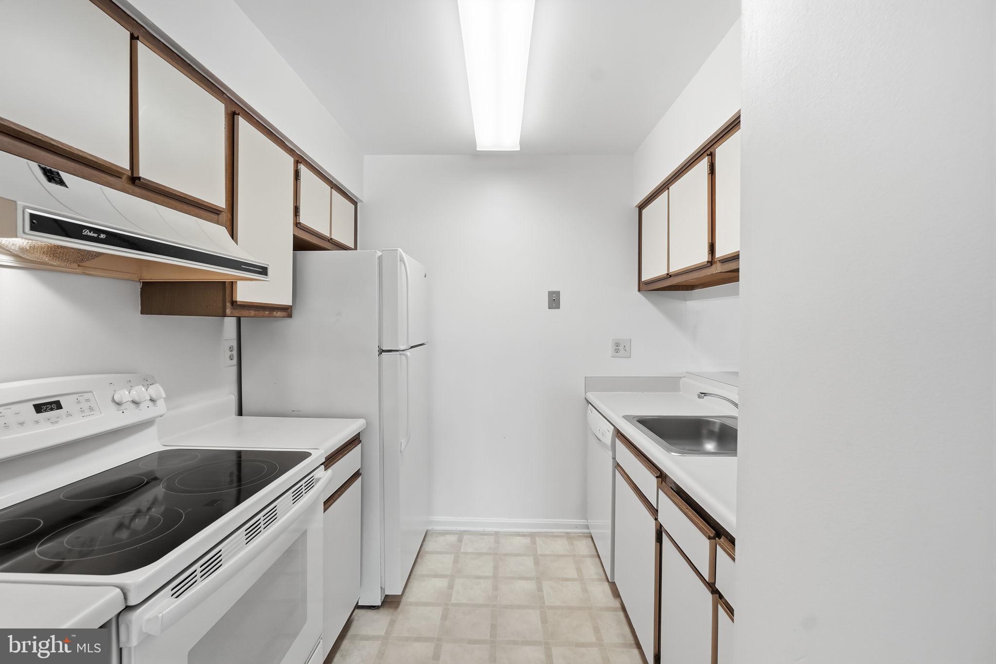 CASTLE HARBOUR CONDO - Residential