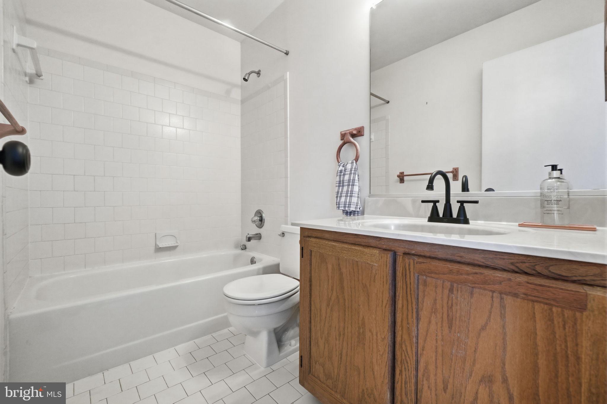 CASTLE HARBOUR CONDO - Residential