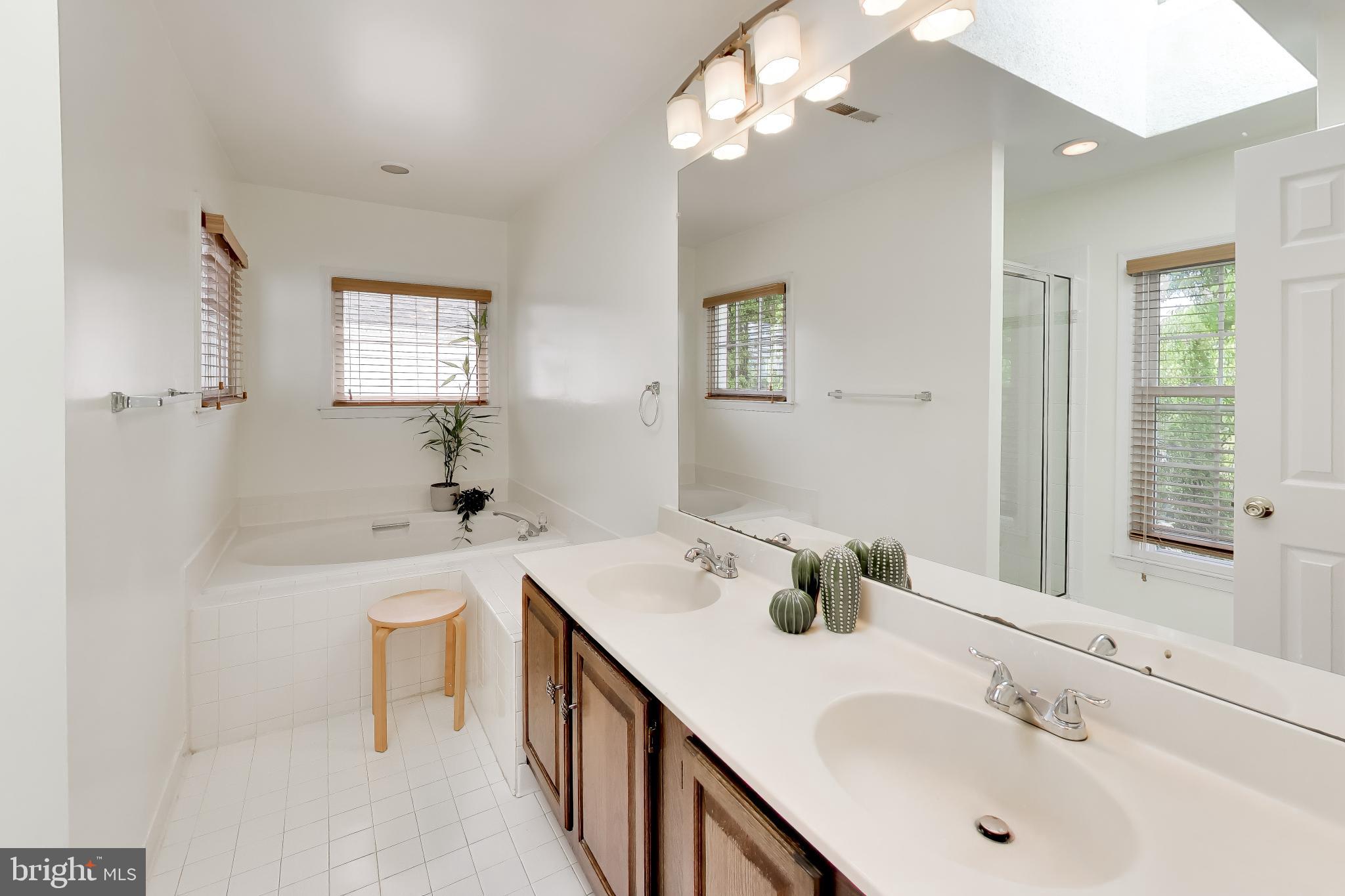 LONGMEAD - Residential