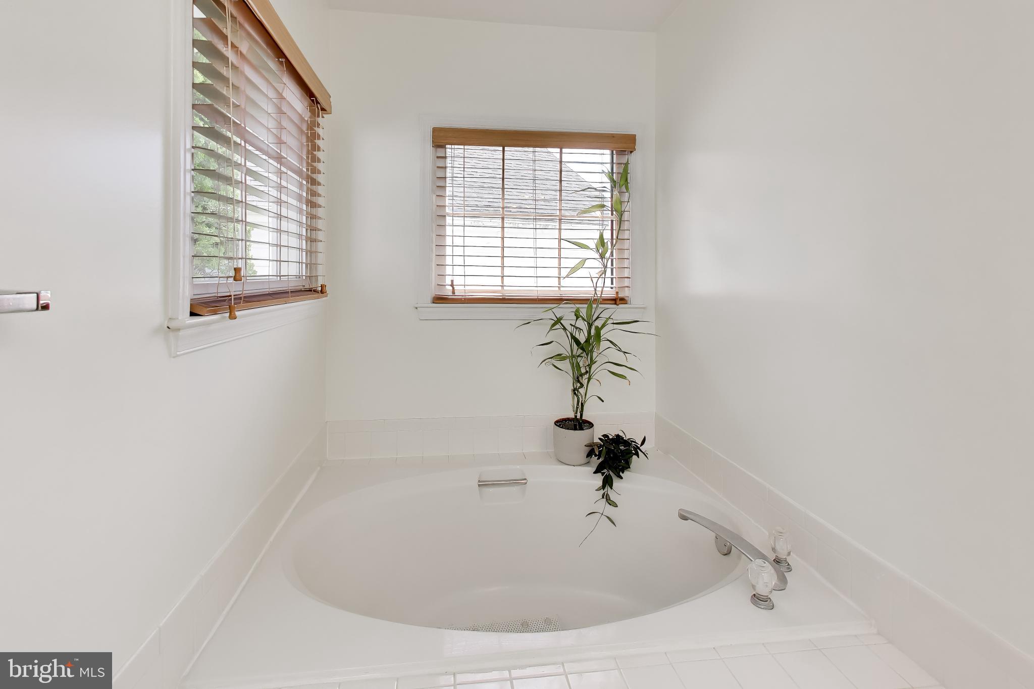 LONGMEAD - Residential