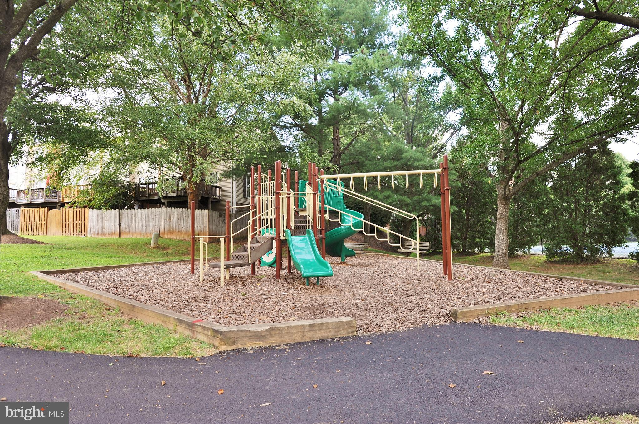 PINECREST - Residential