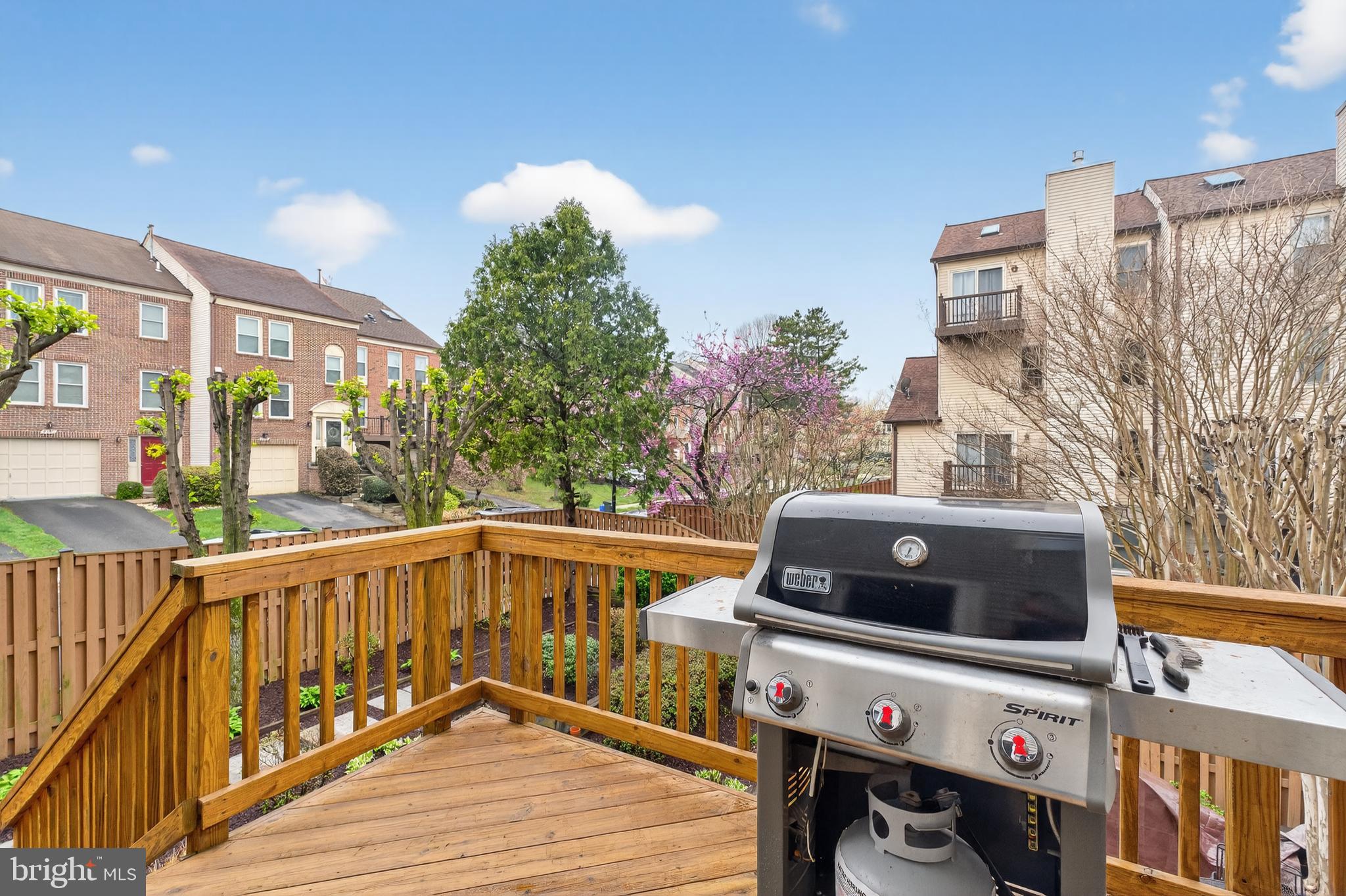 PINECREST - Residential