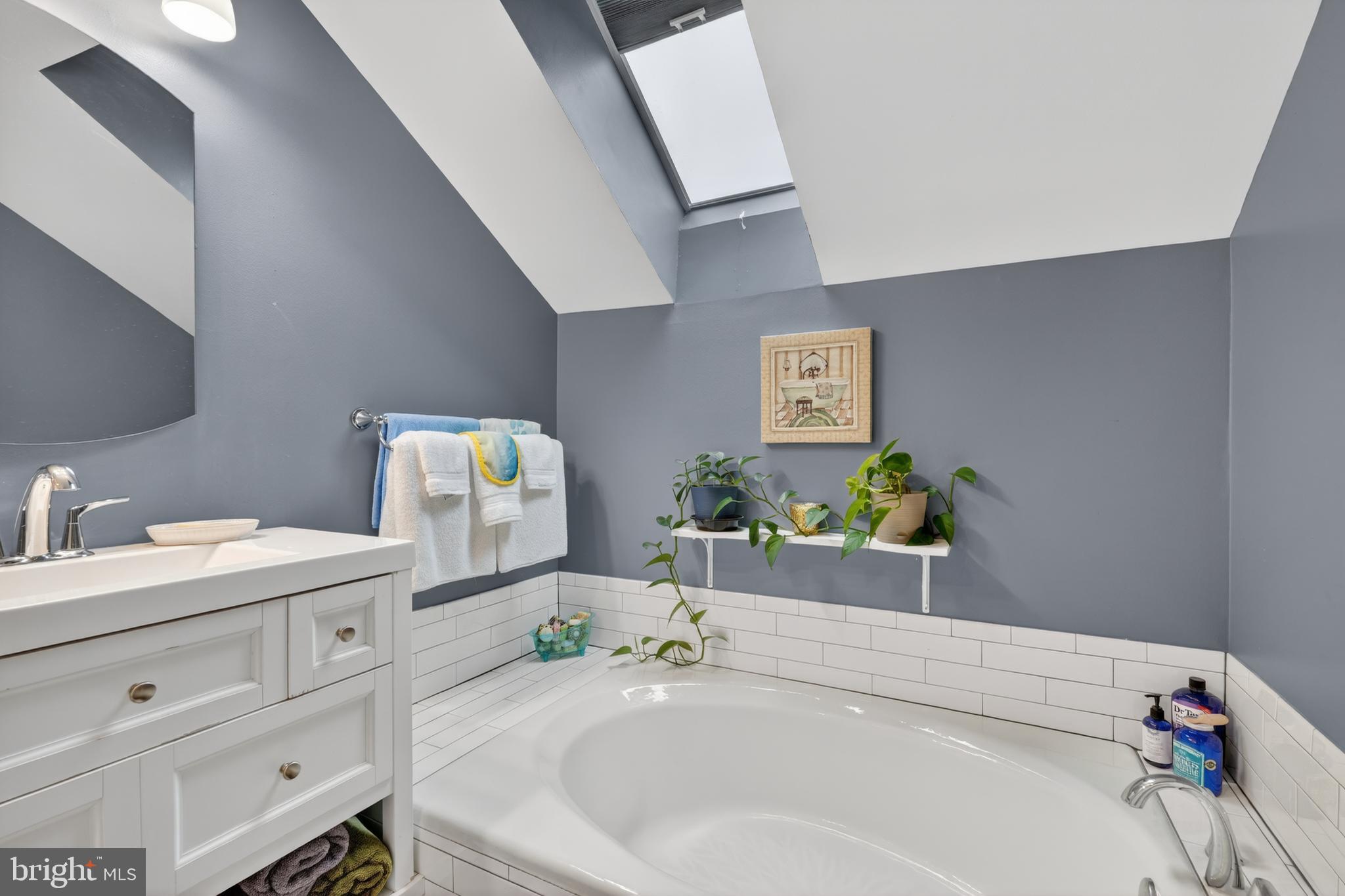PINECREST - Residential