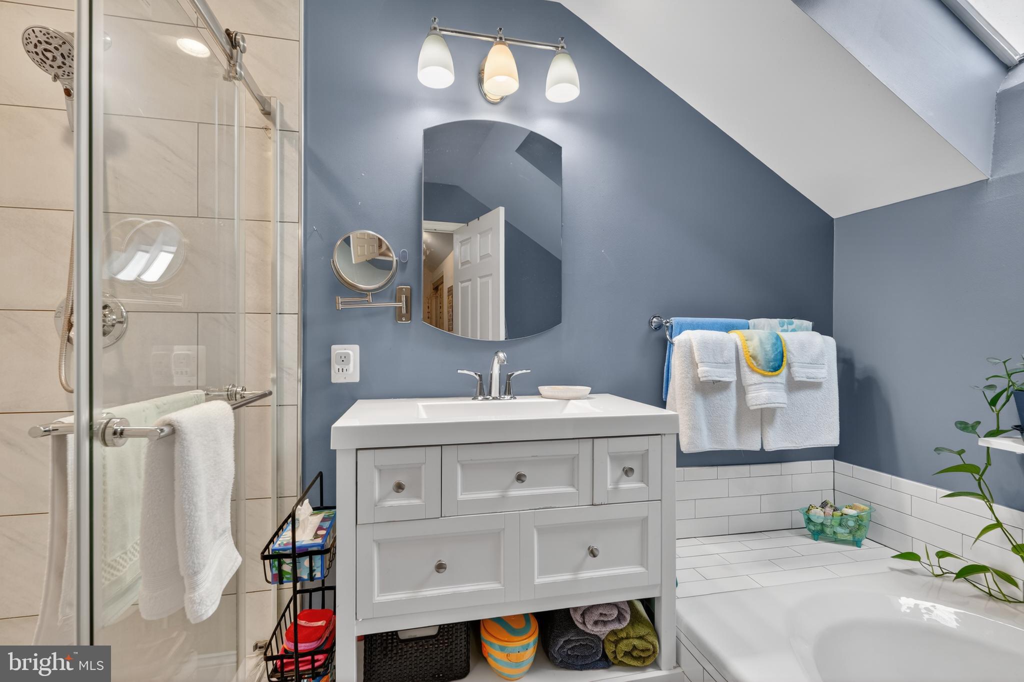 PINECREST - Residential