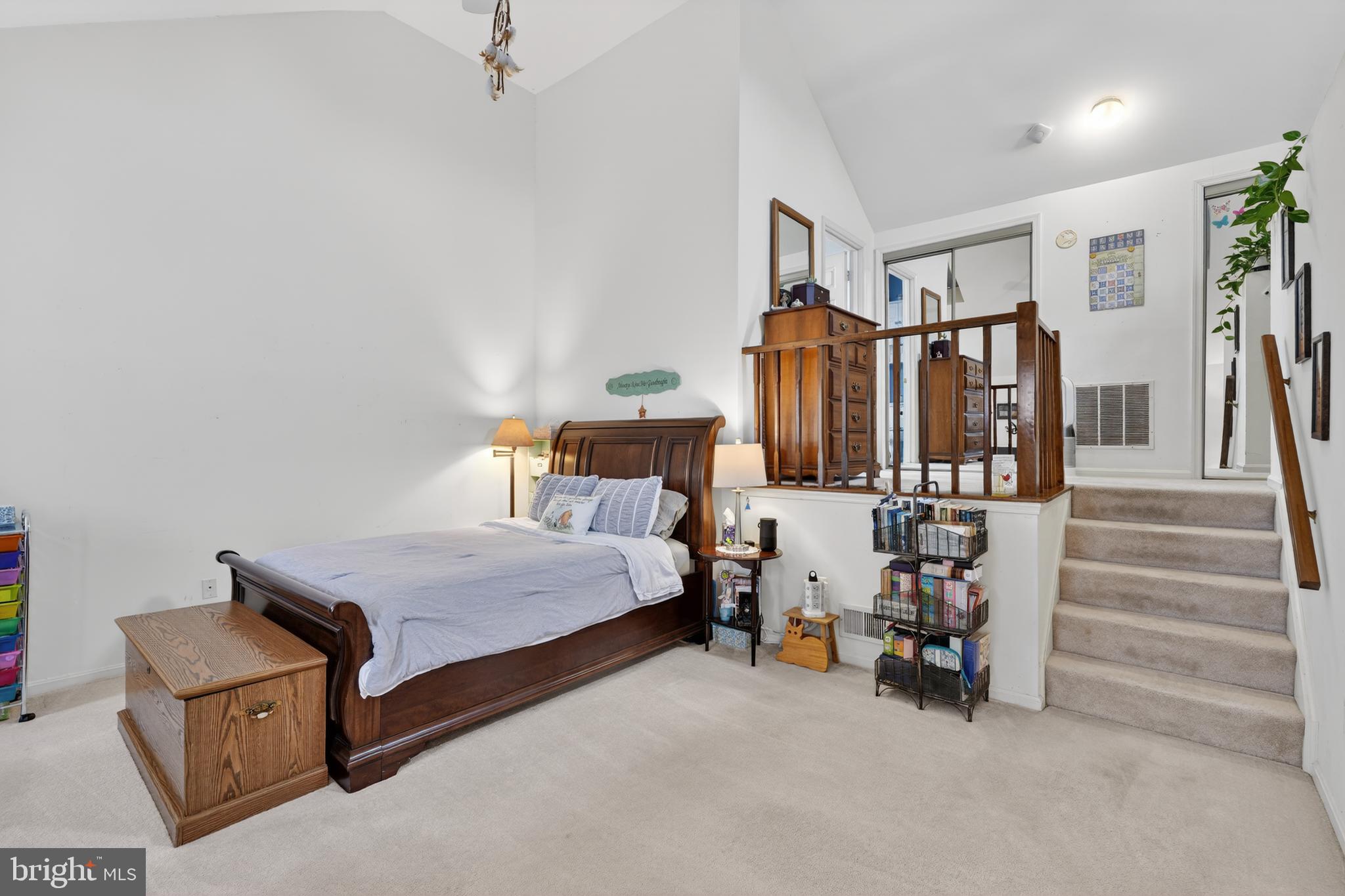 PINECREST - Residential