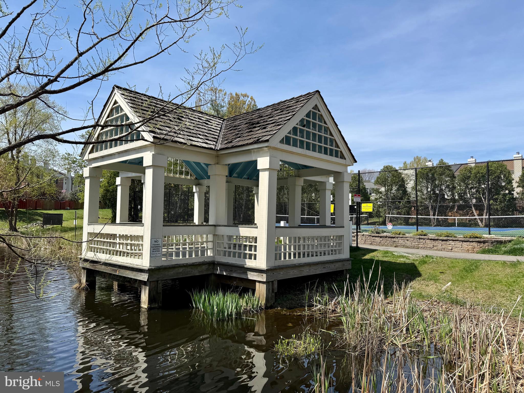 PINECREST - Residential
