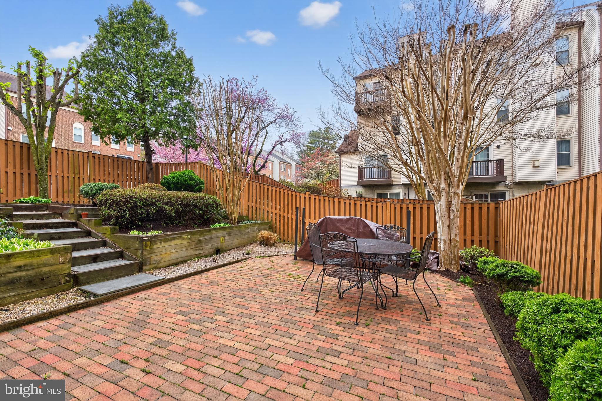PINECREST - Residential