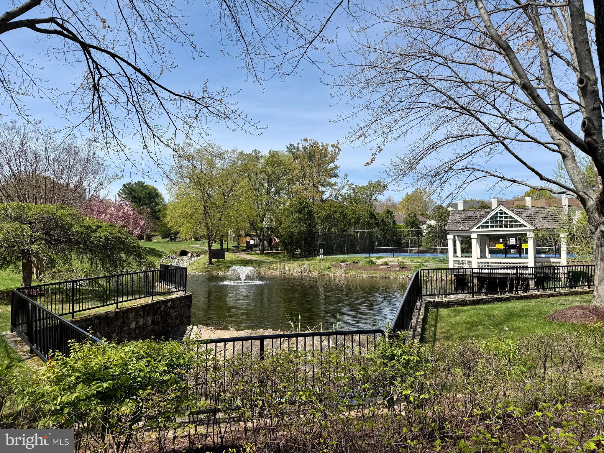 PINECREST - Residential