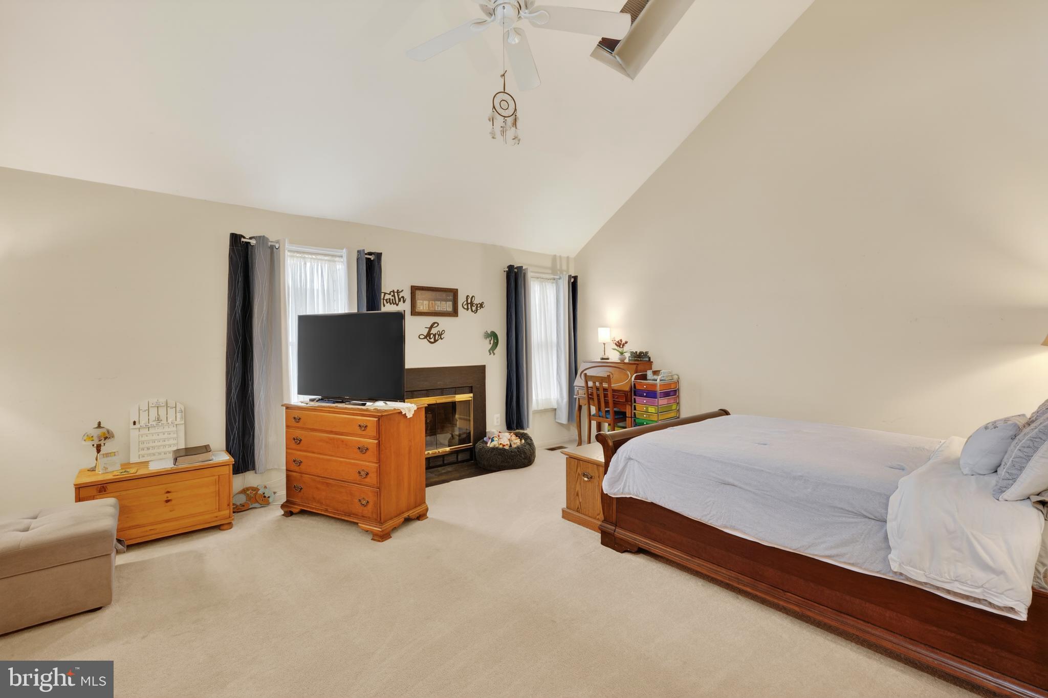 PINECREST - Residential