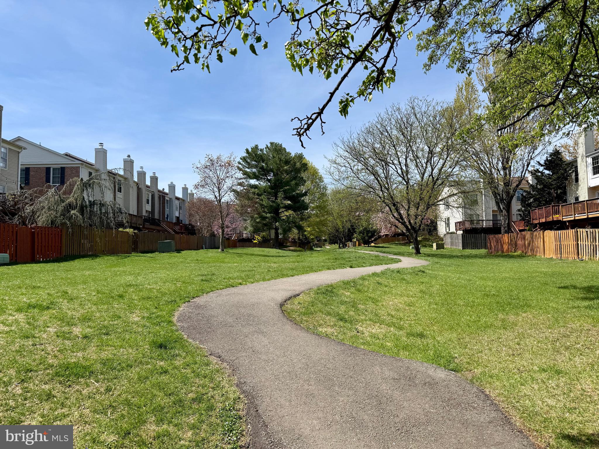 PINECREST - Residential