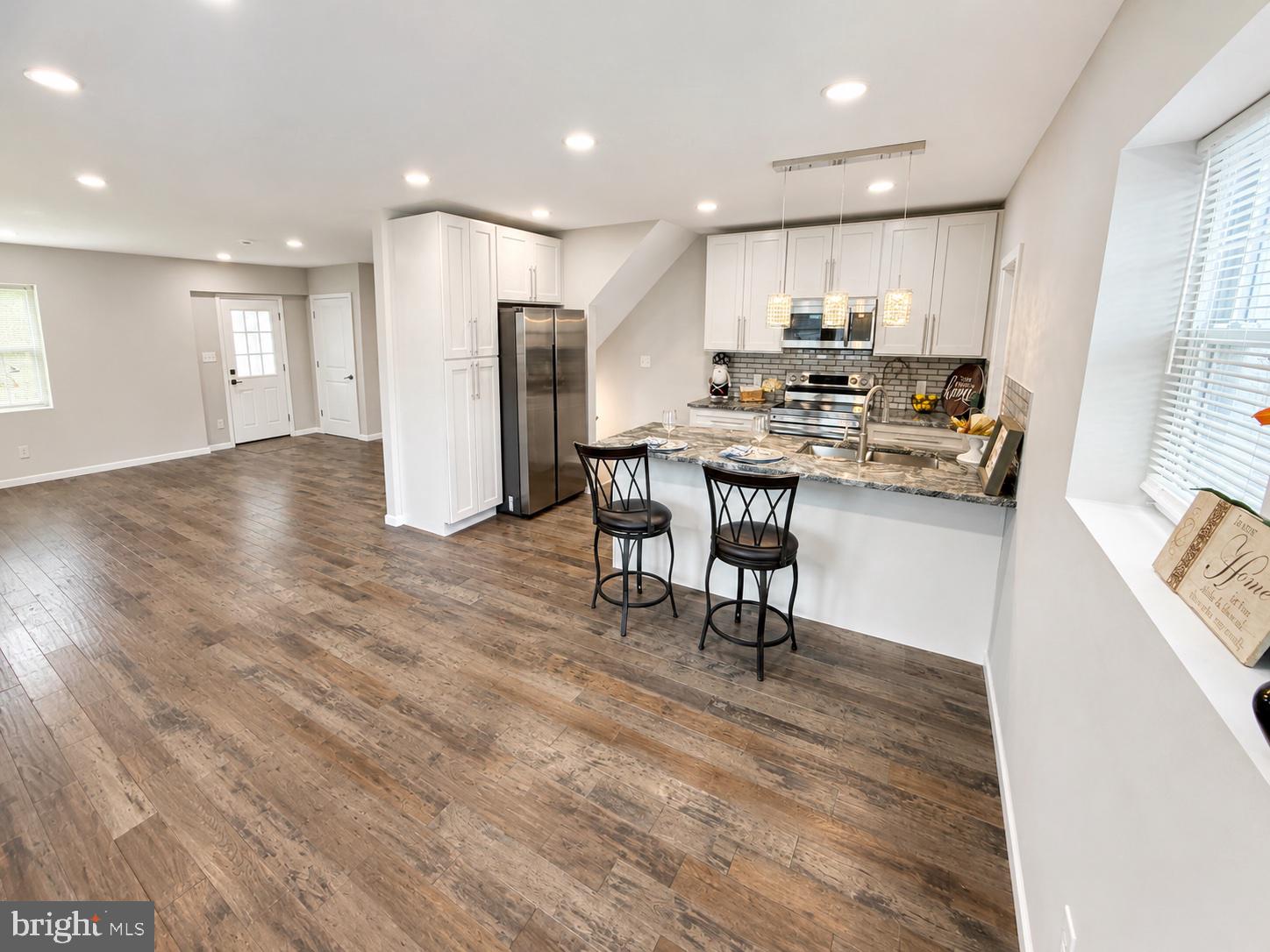 EAST FALLS - Residential